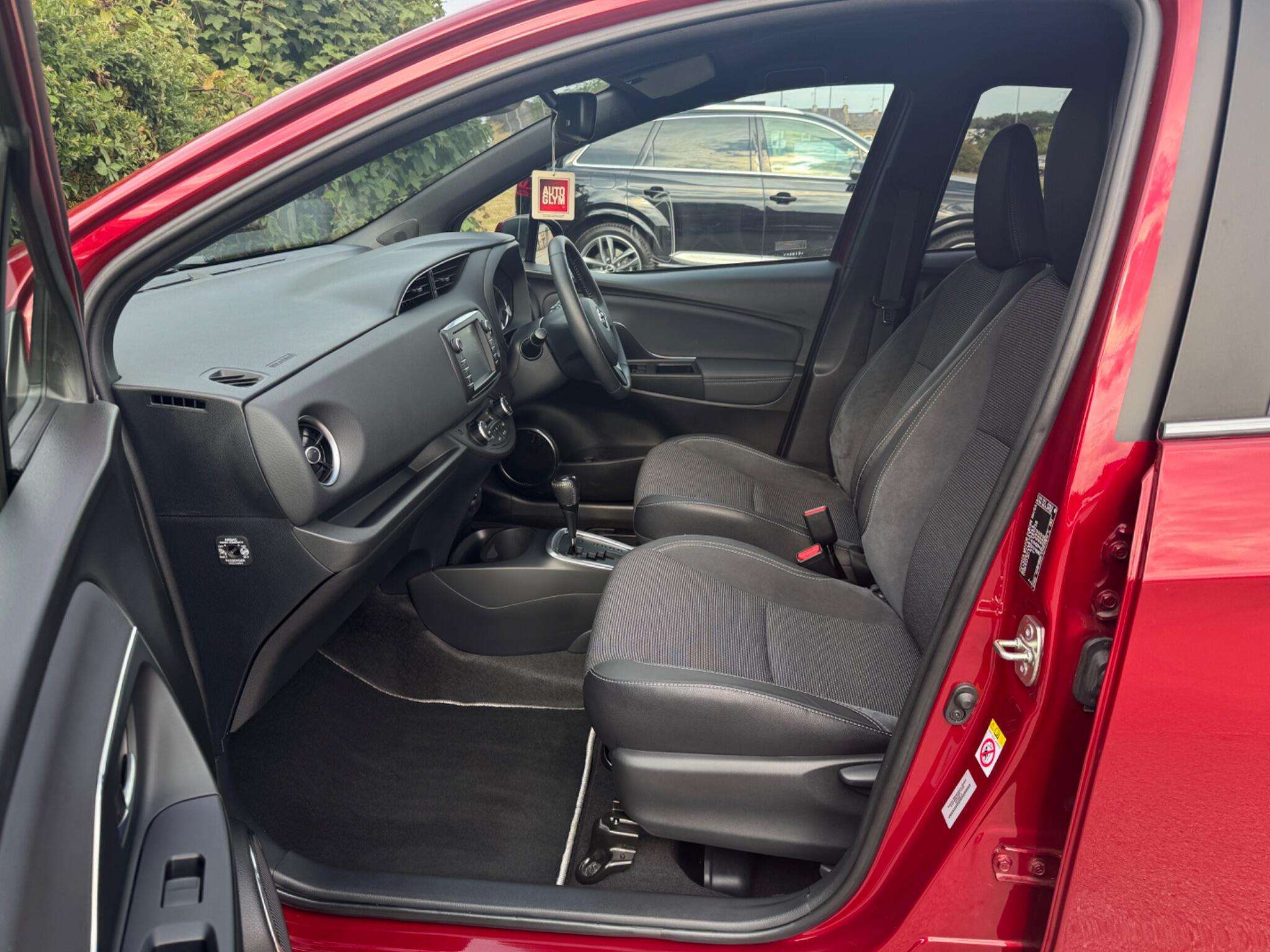 Toyota Yaris view 33