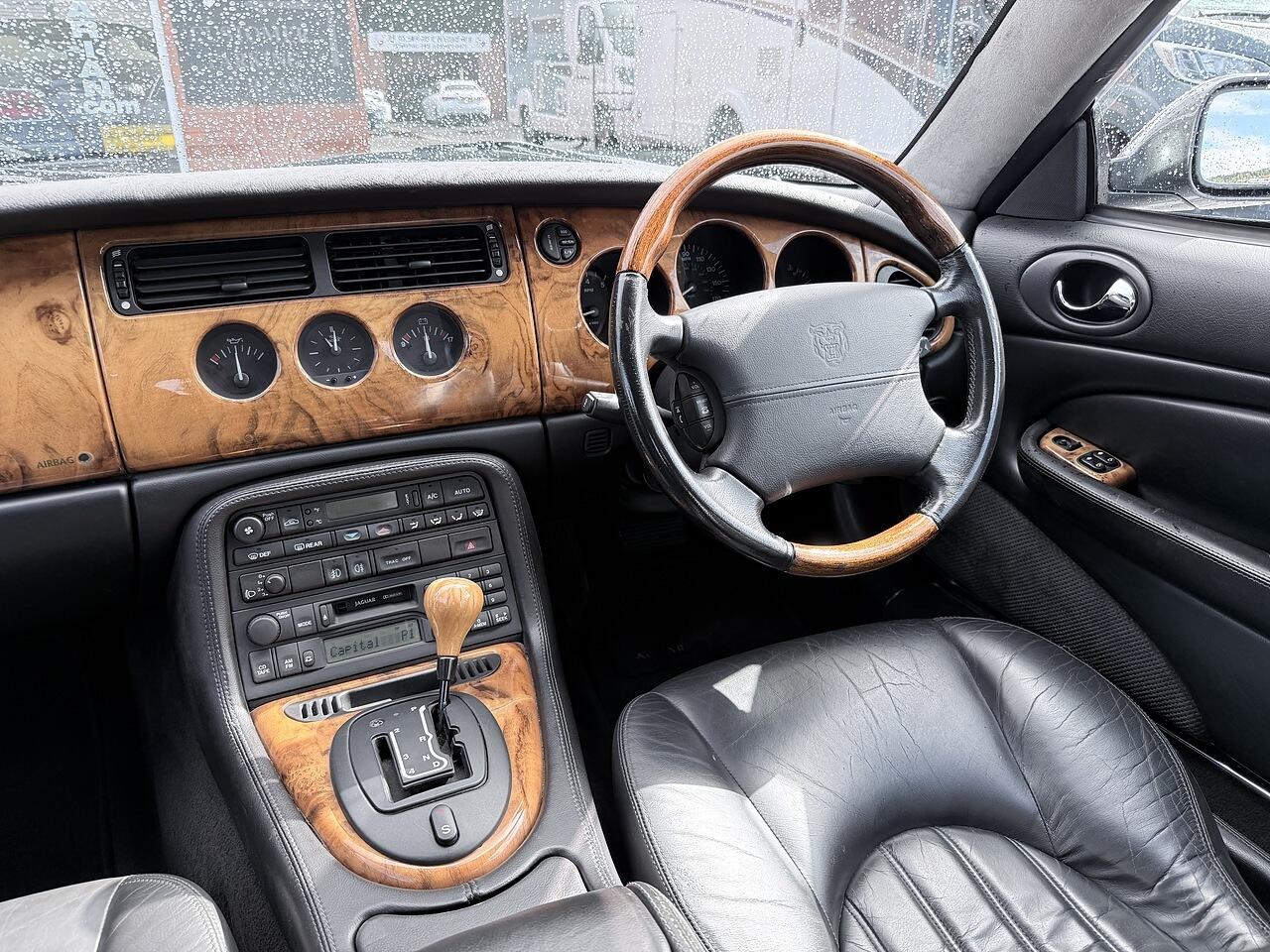 Jaguar XK8 view 30