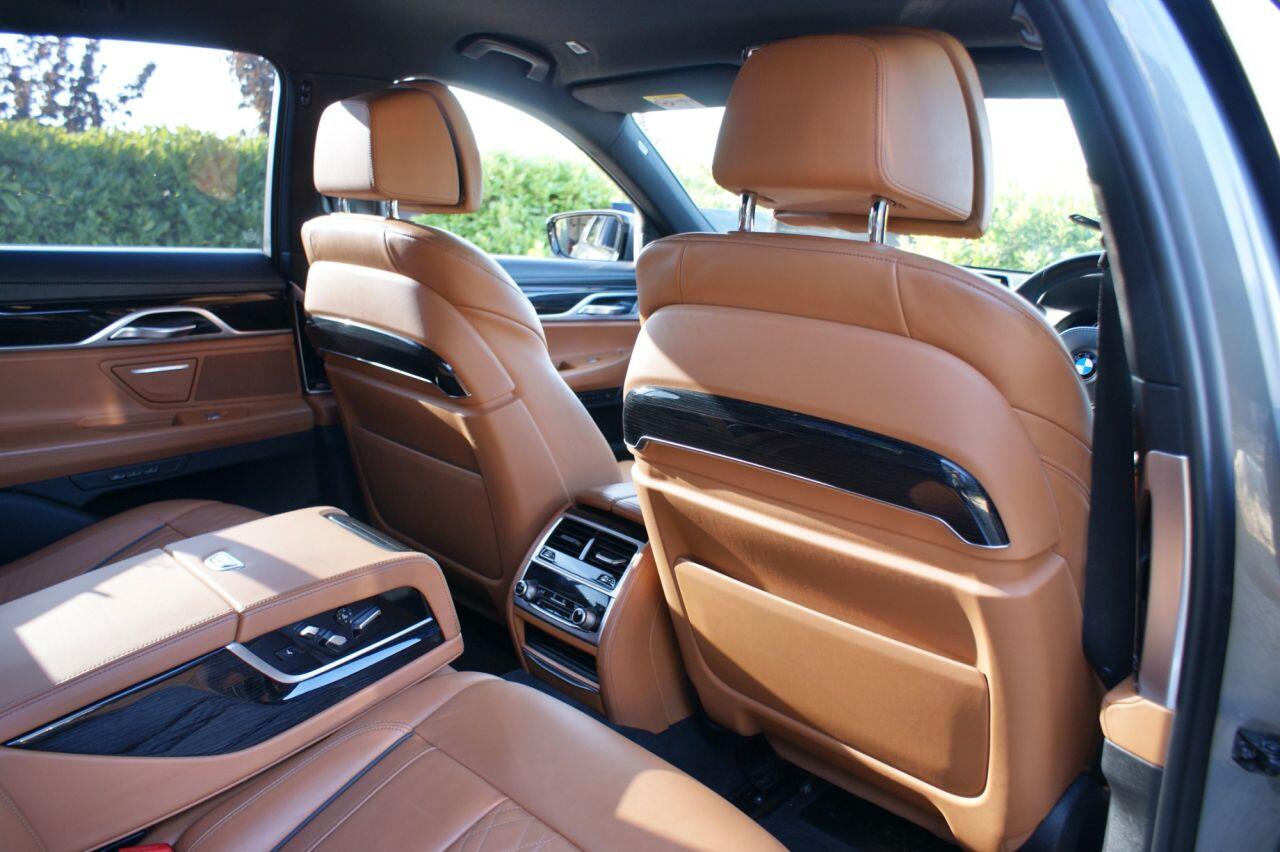 BMW 7 Series view 45