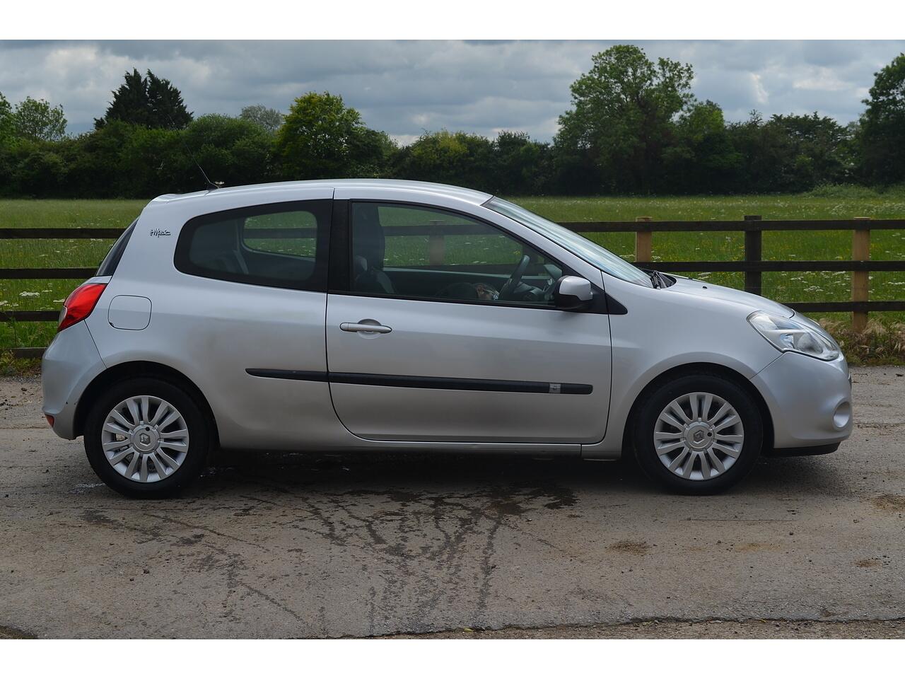 Renault Clio view 10