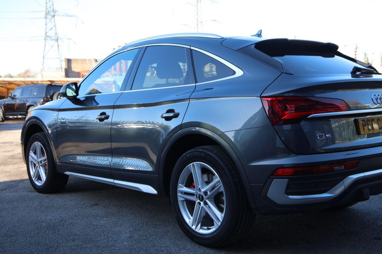 Audi Q5 view 29