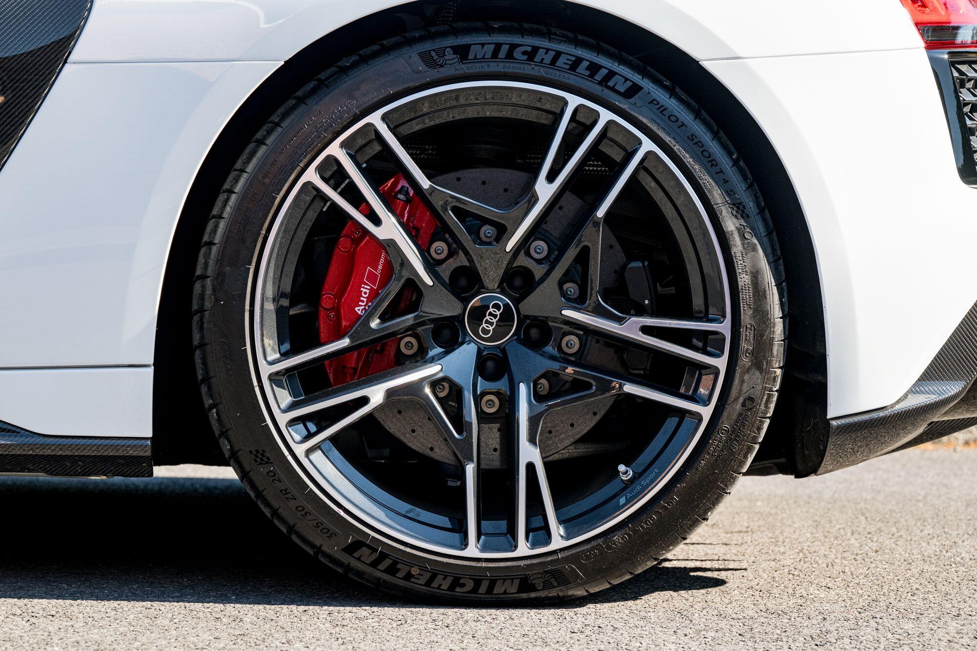 Audi R8 view 34