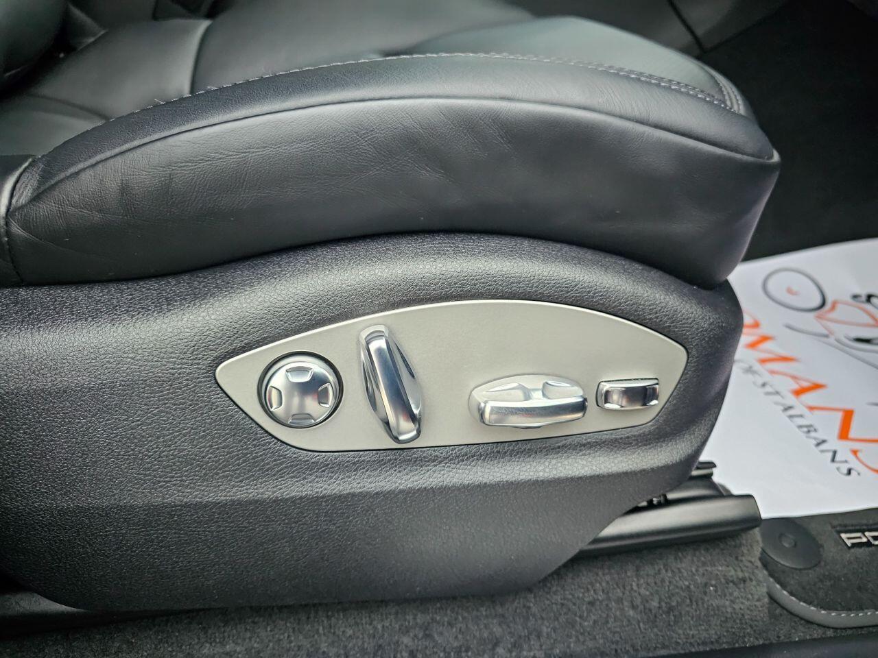 Porsche Macan view 25