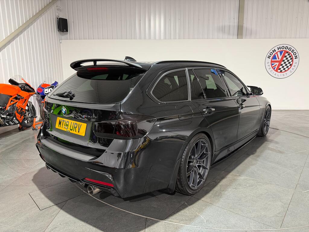 BMW 3 Series view 4