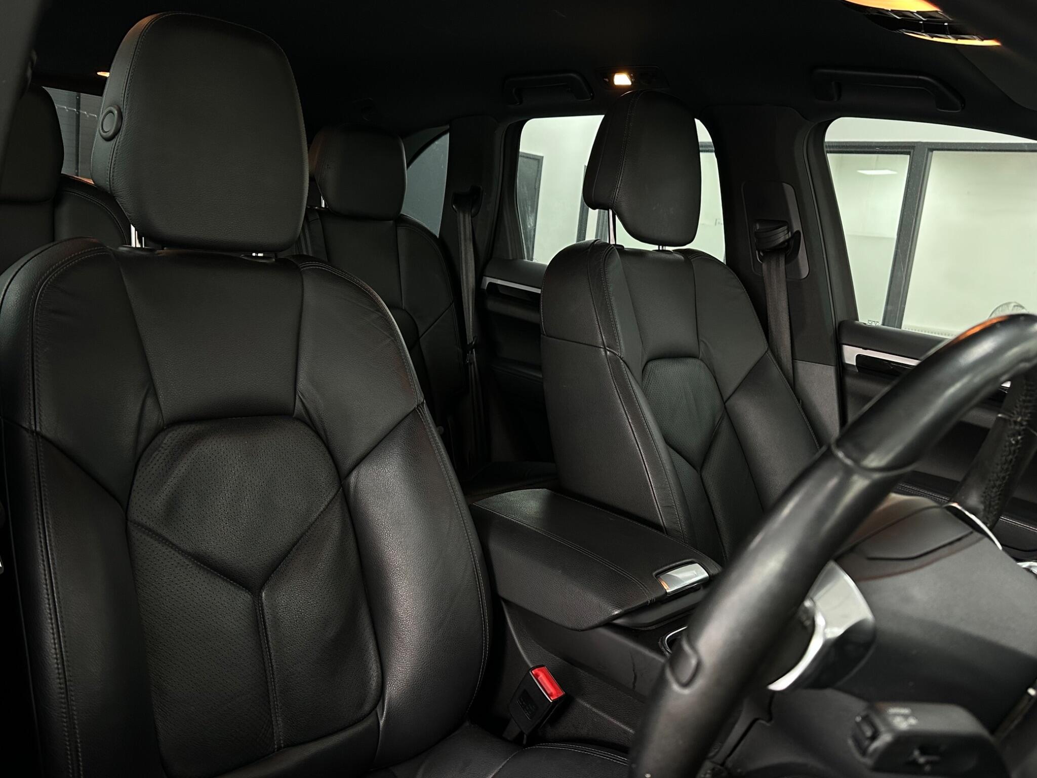 Porsche Cayenne view 23