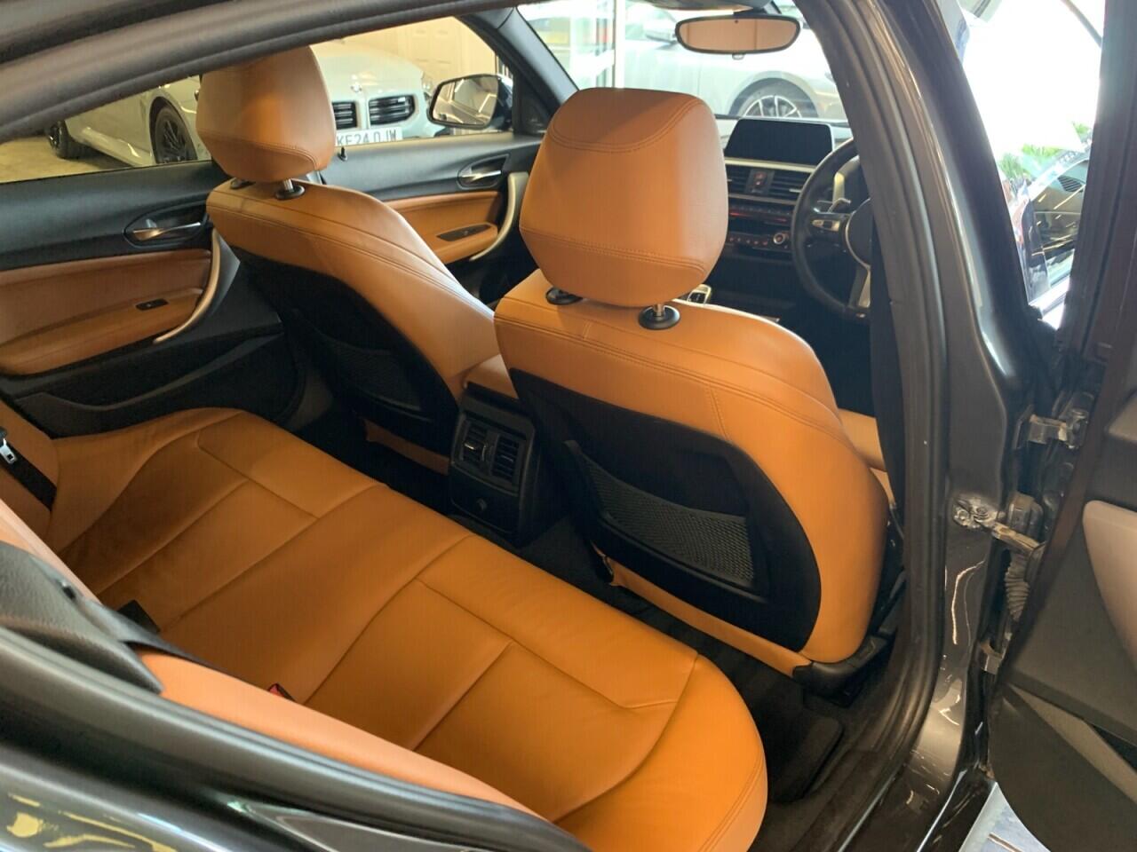BMW 1 Series view 24