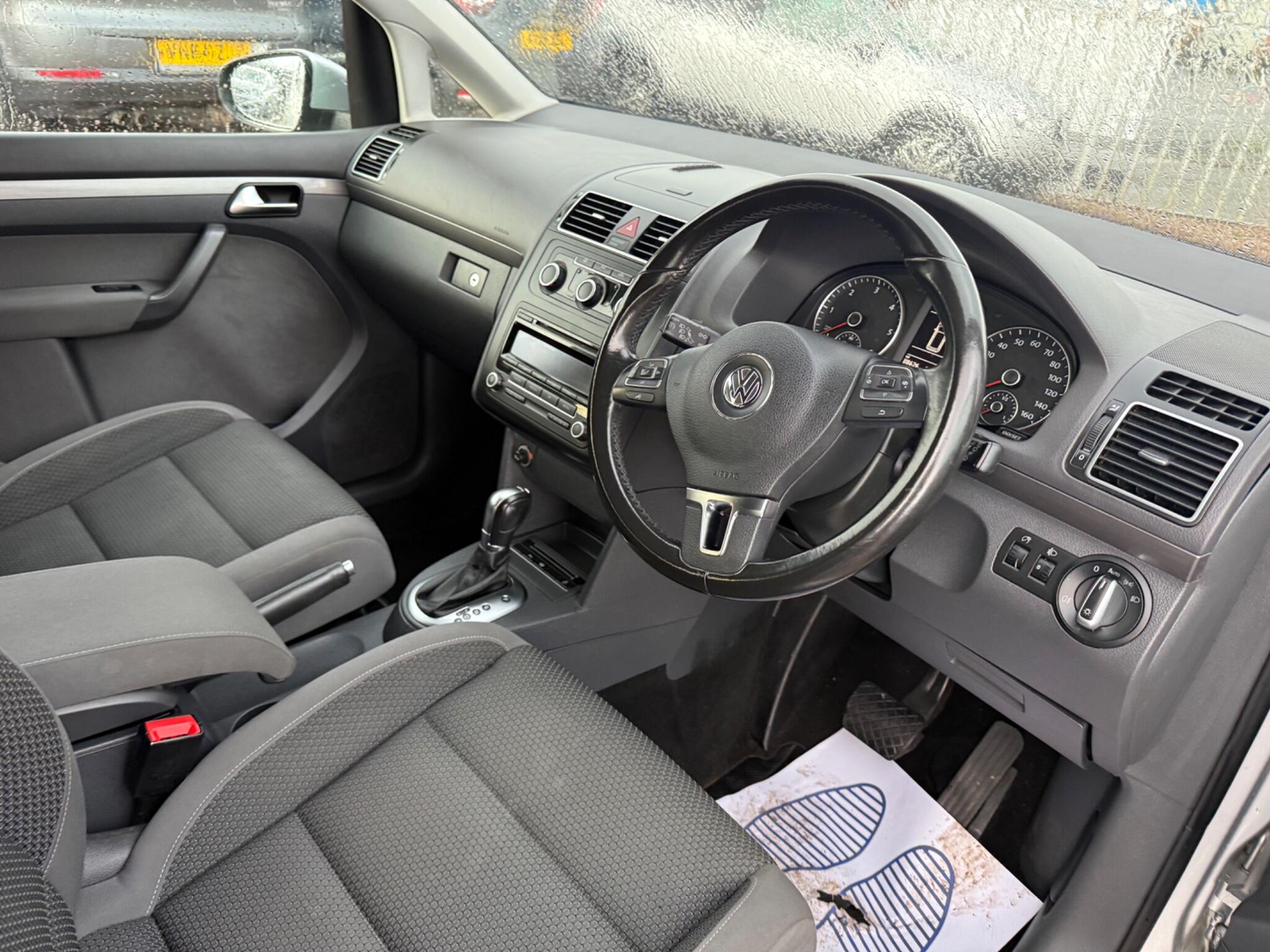 Volkswagen Touran view 24
