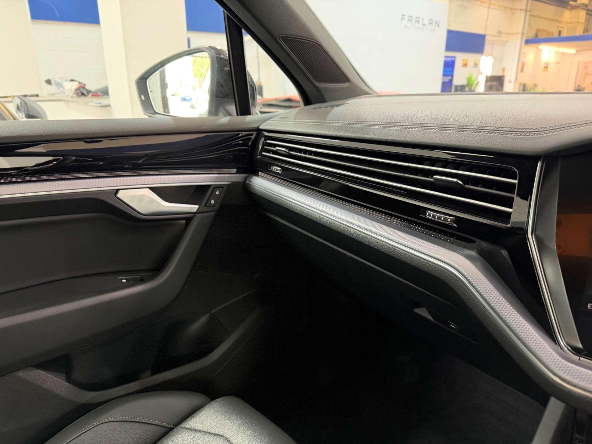 Volkswagen Touareg view 41