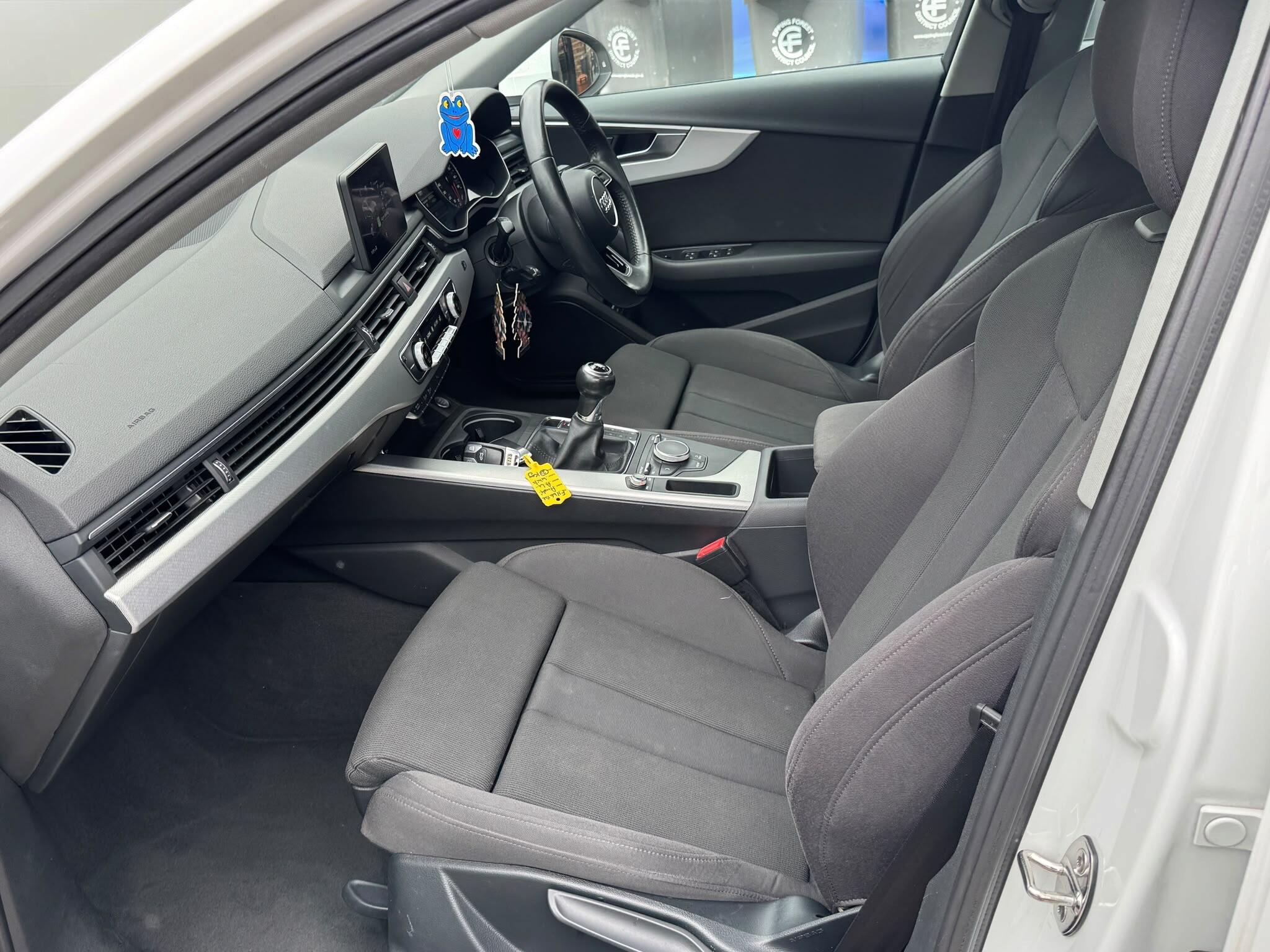 Audi A4 view 36