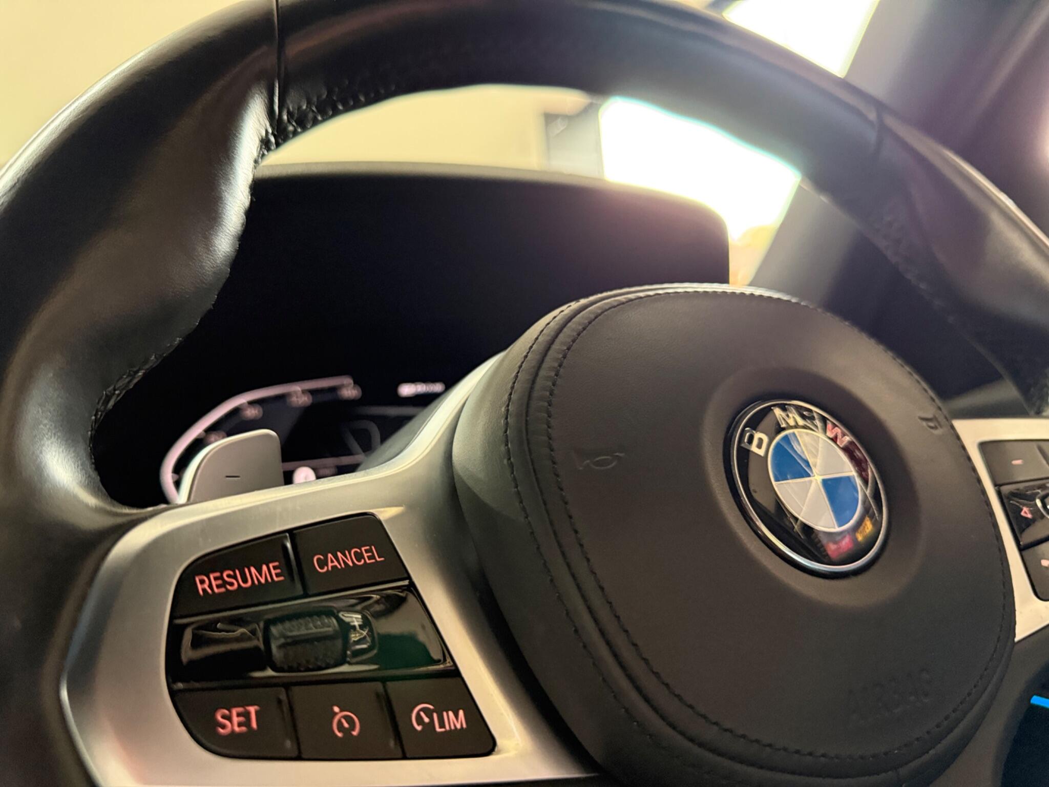 BMW 3 Series view 17