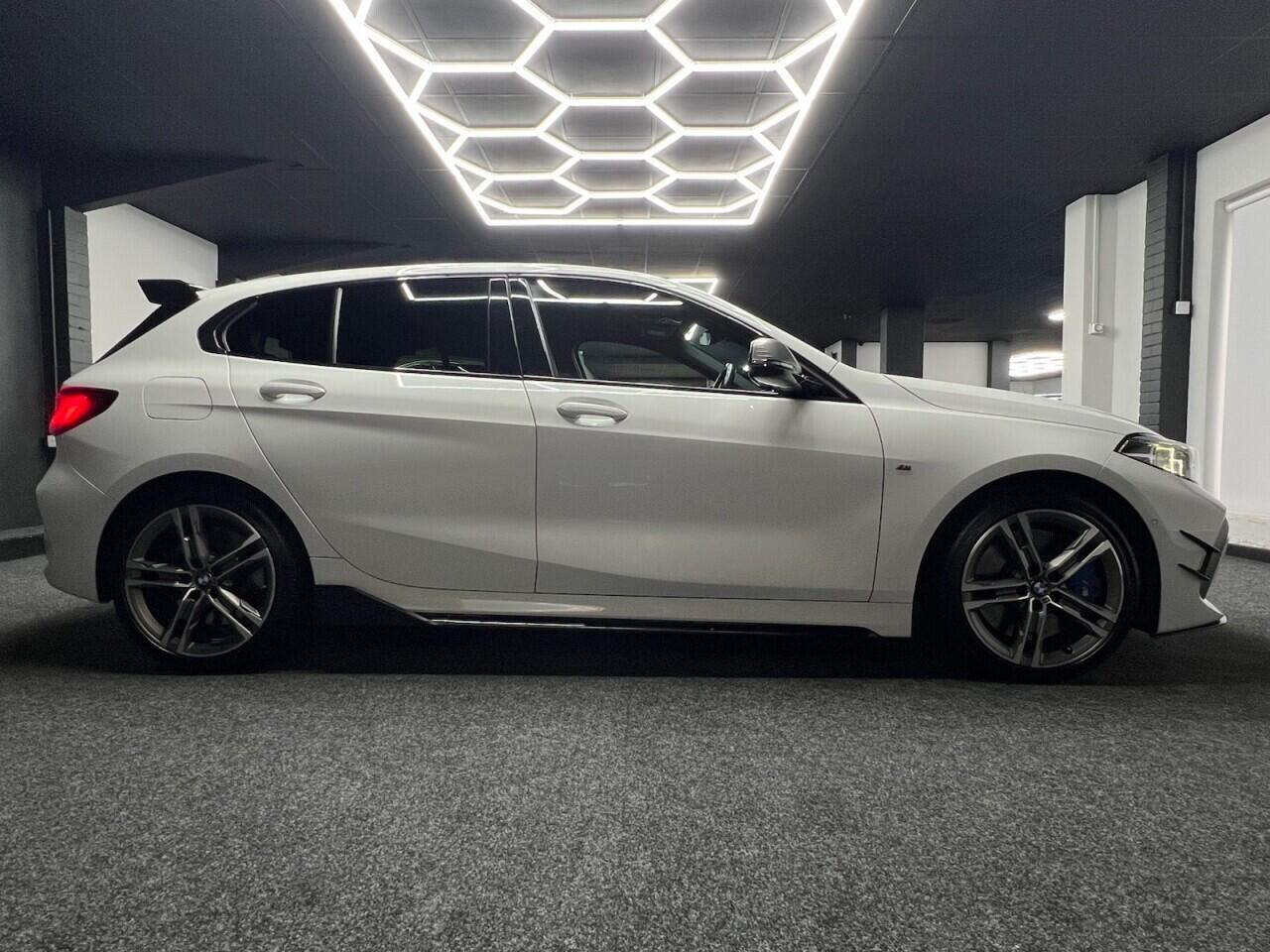 BMW 1 Series view 15