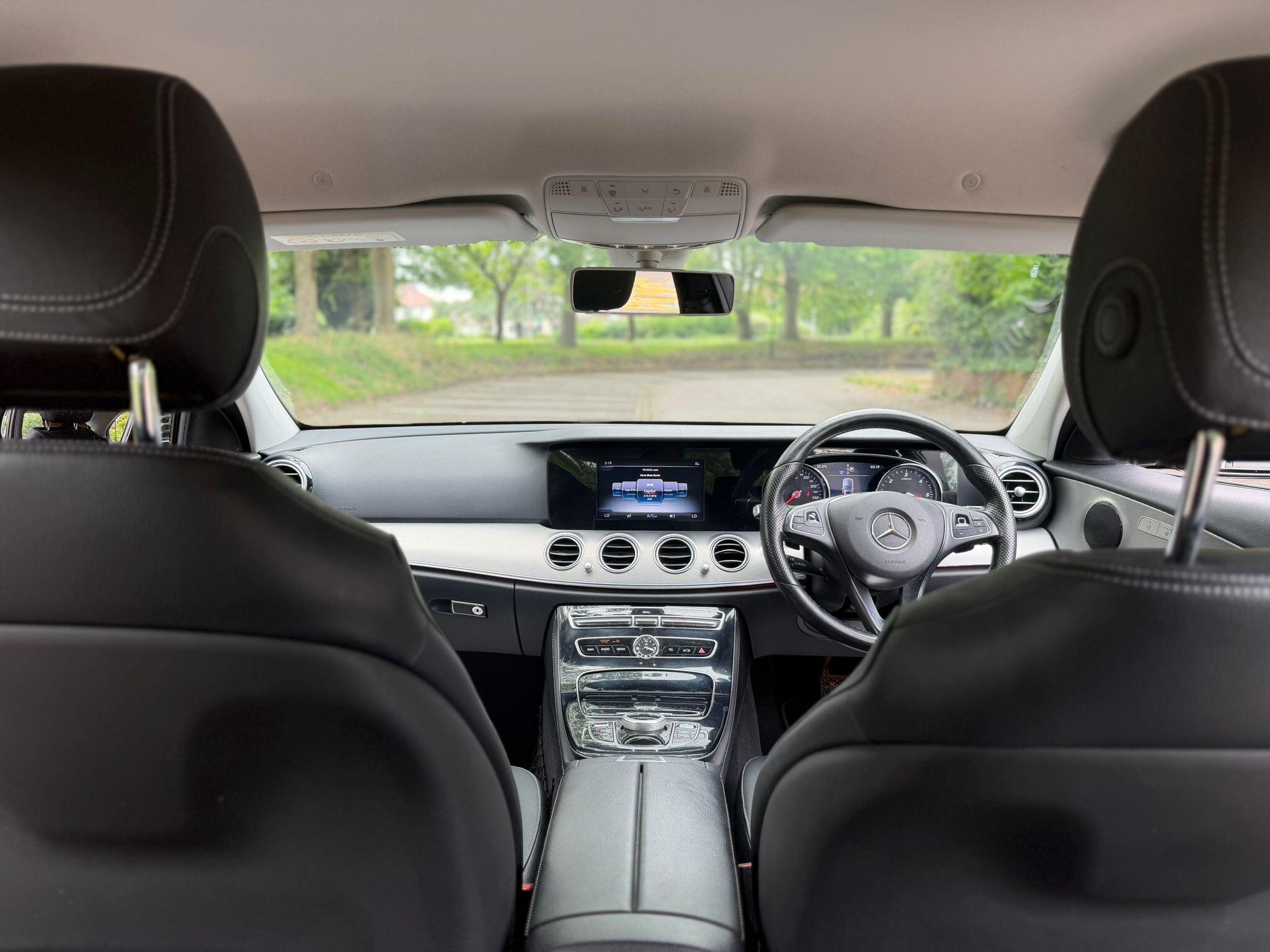 Mercedes-Benz E-Class view 22