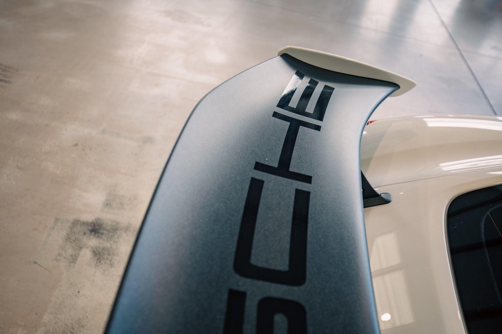 Porsche Cayman view 50