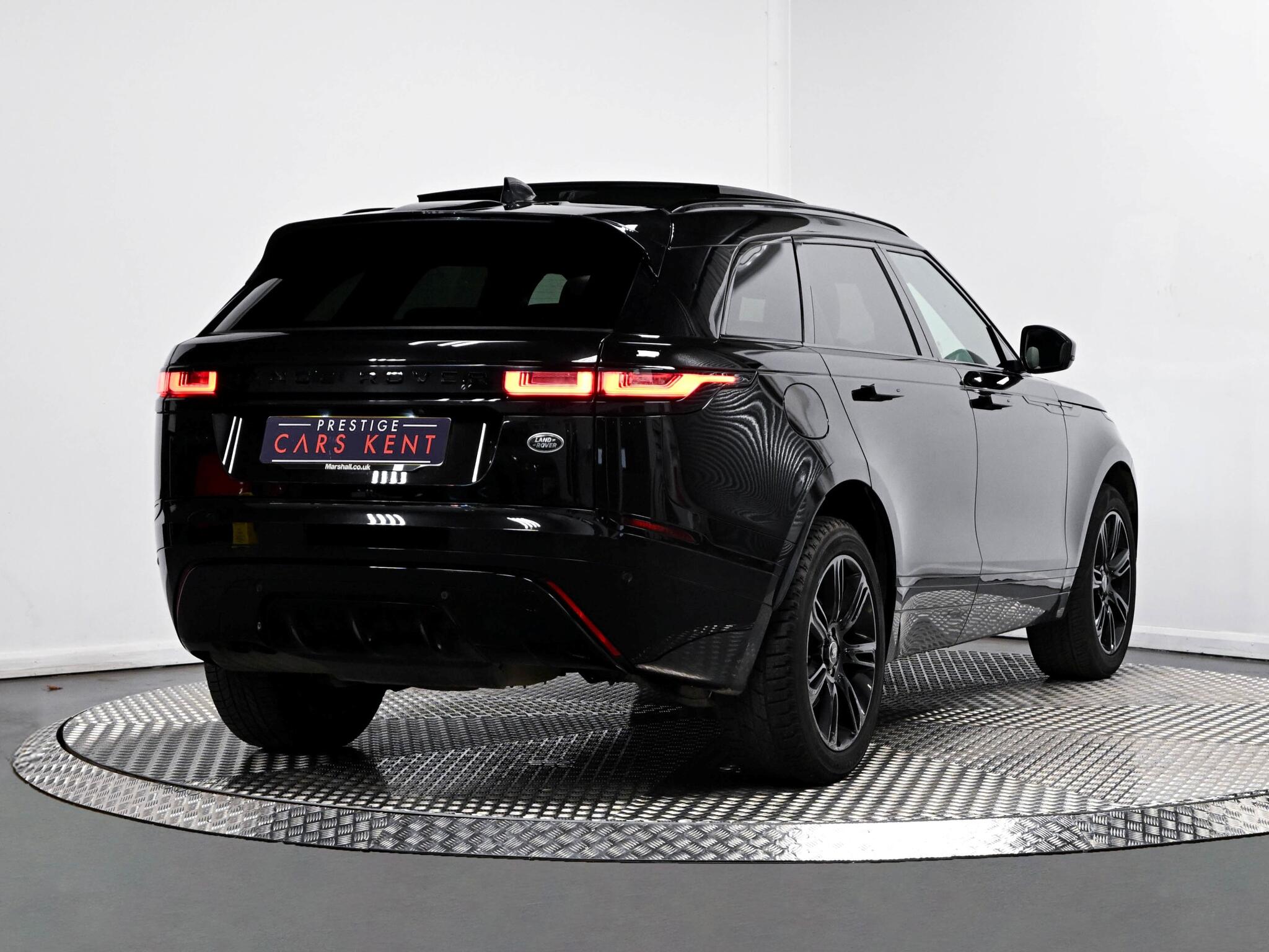 Land Rover Range Rover Velar view 30
