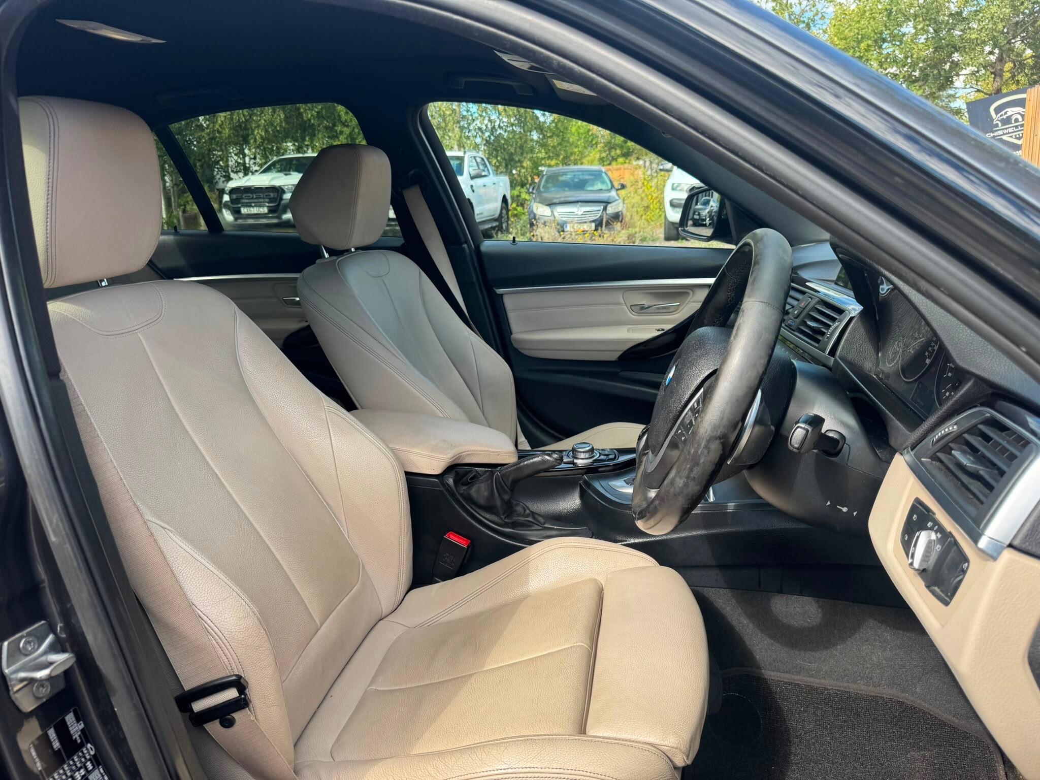 BMW 3 Series view 21