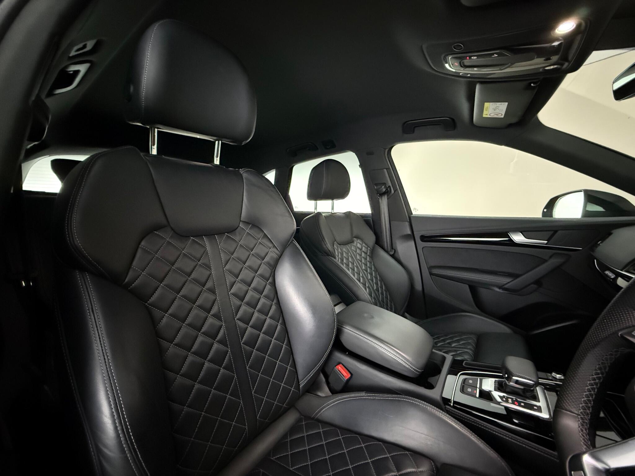 Audi Q5 view 13