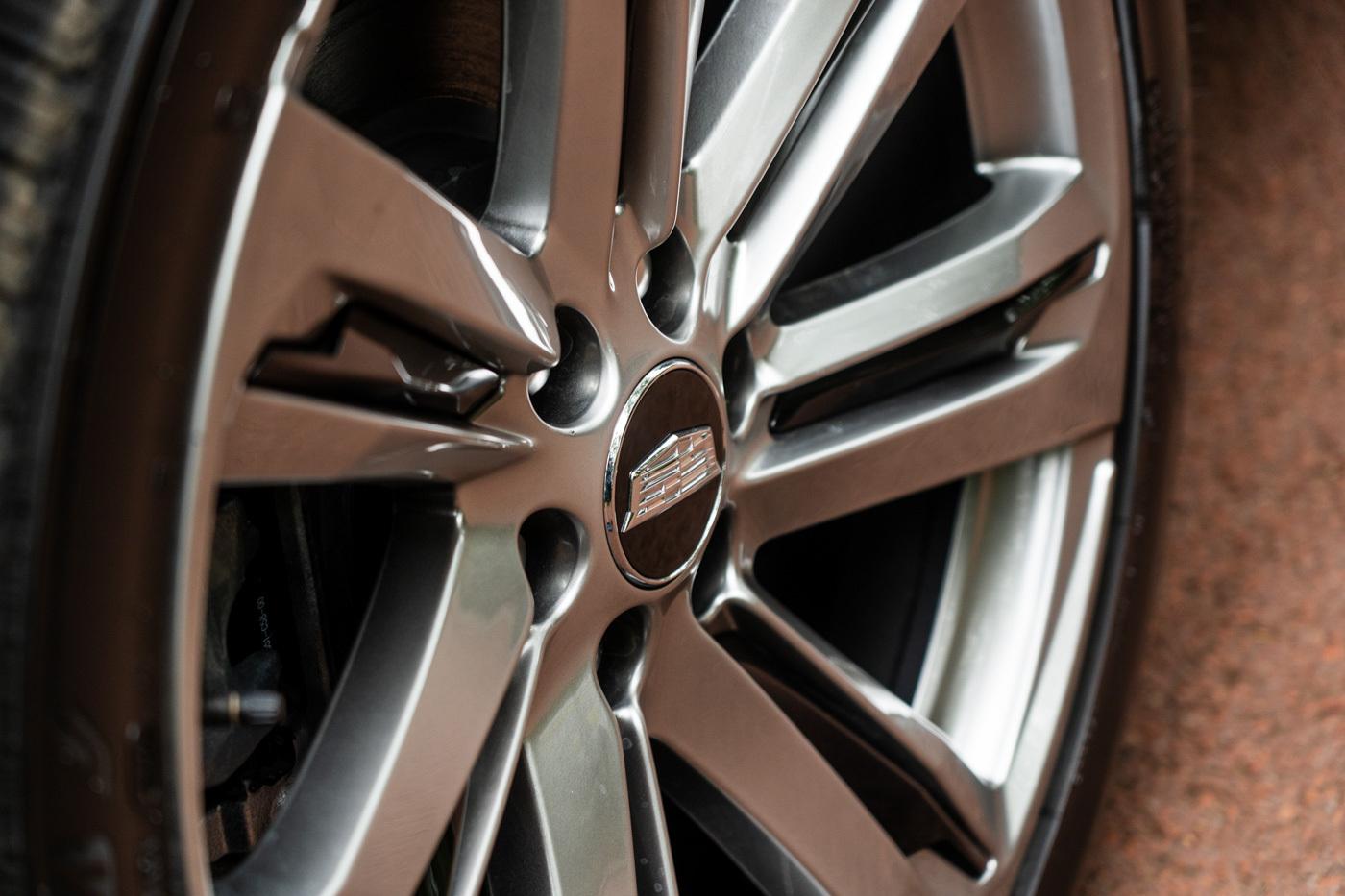 Cadillac Escalade view 19