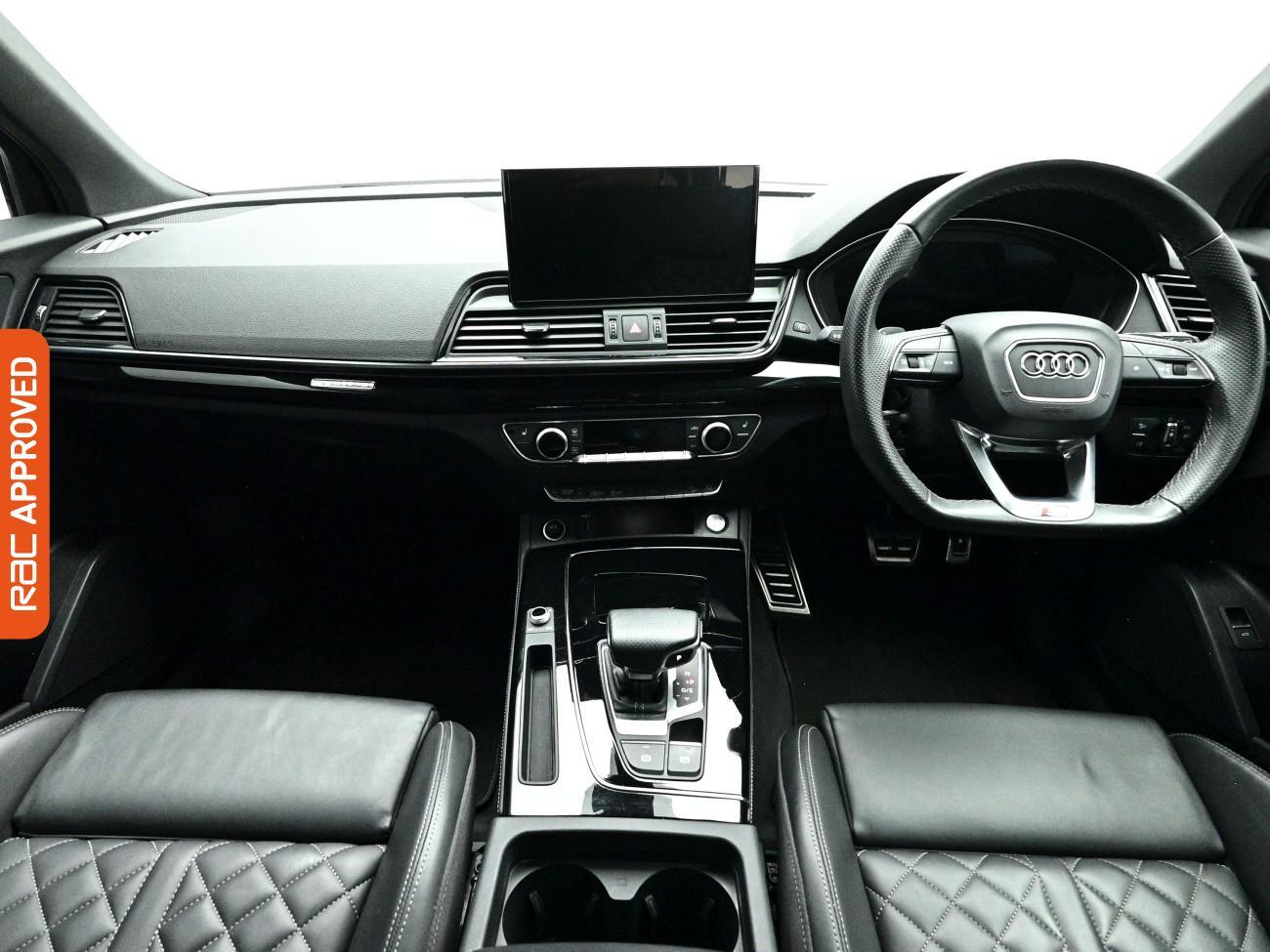 Audi Q5 view 2