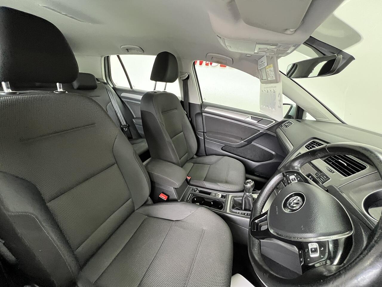 Volkswagen Golf view 15