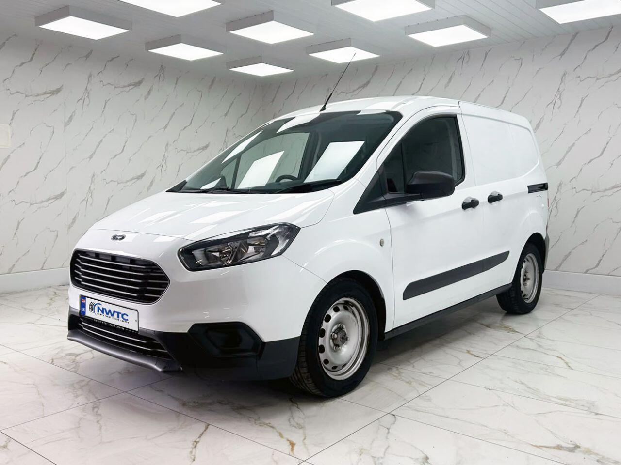 Ford Transit Courier view 6