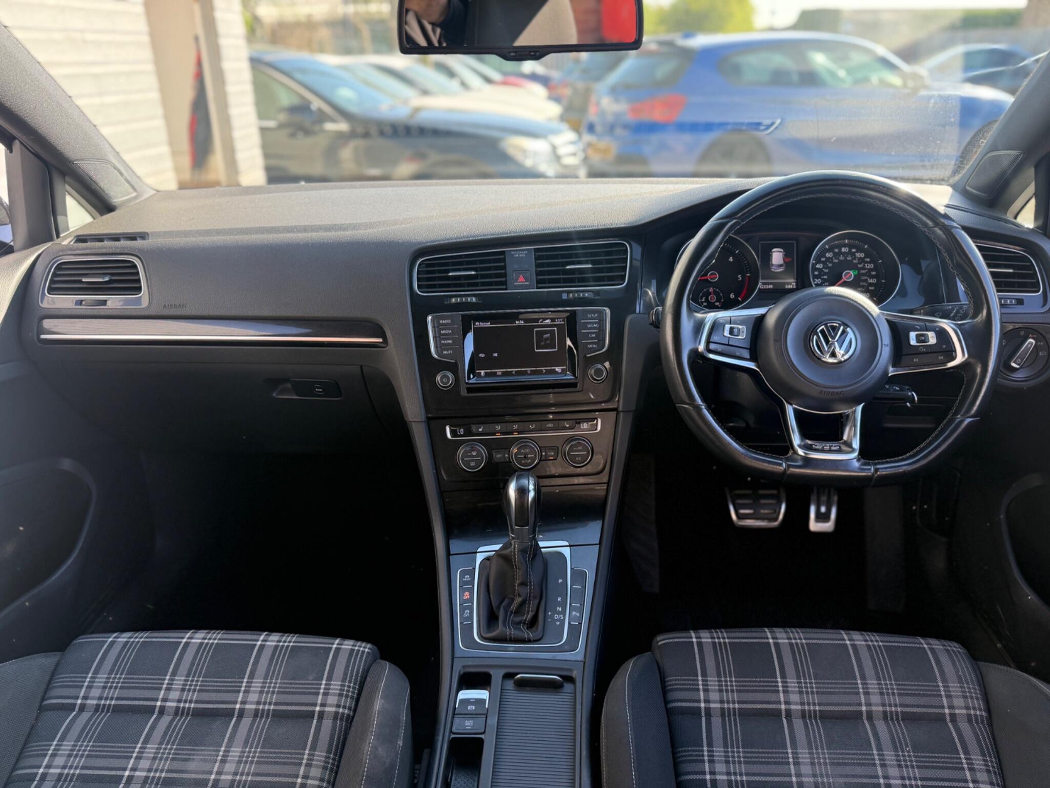 Volkswagen Golf view 15