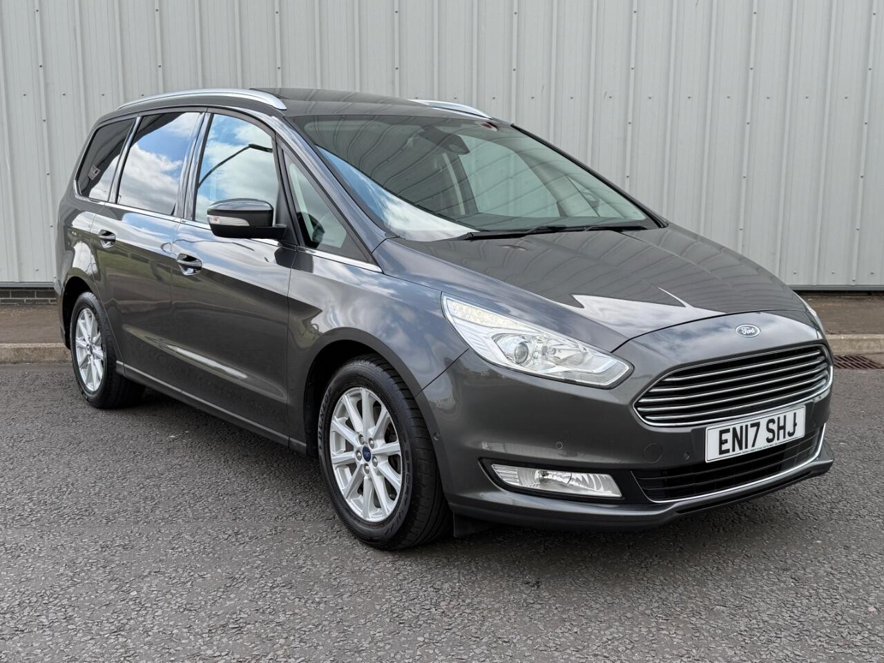 Ford Galaxy view 5