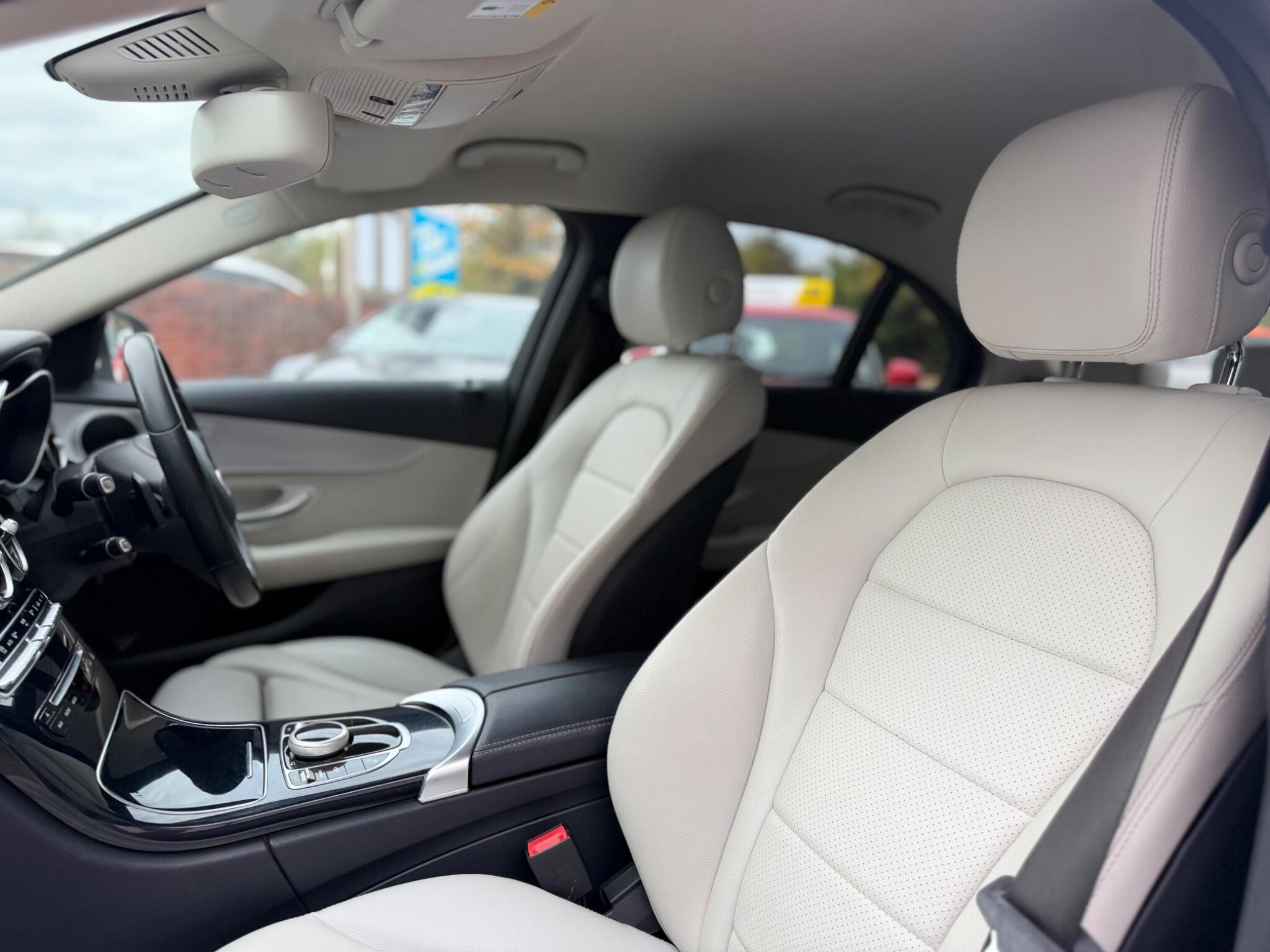 Mercedes-Benz C-Class view 17