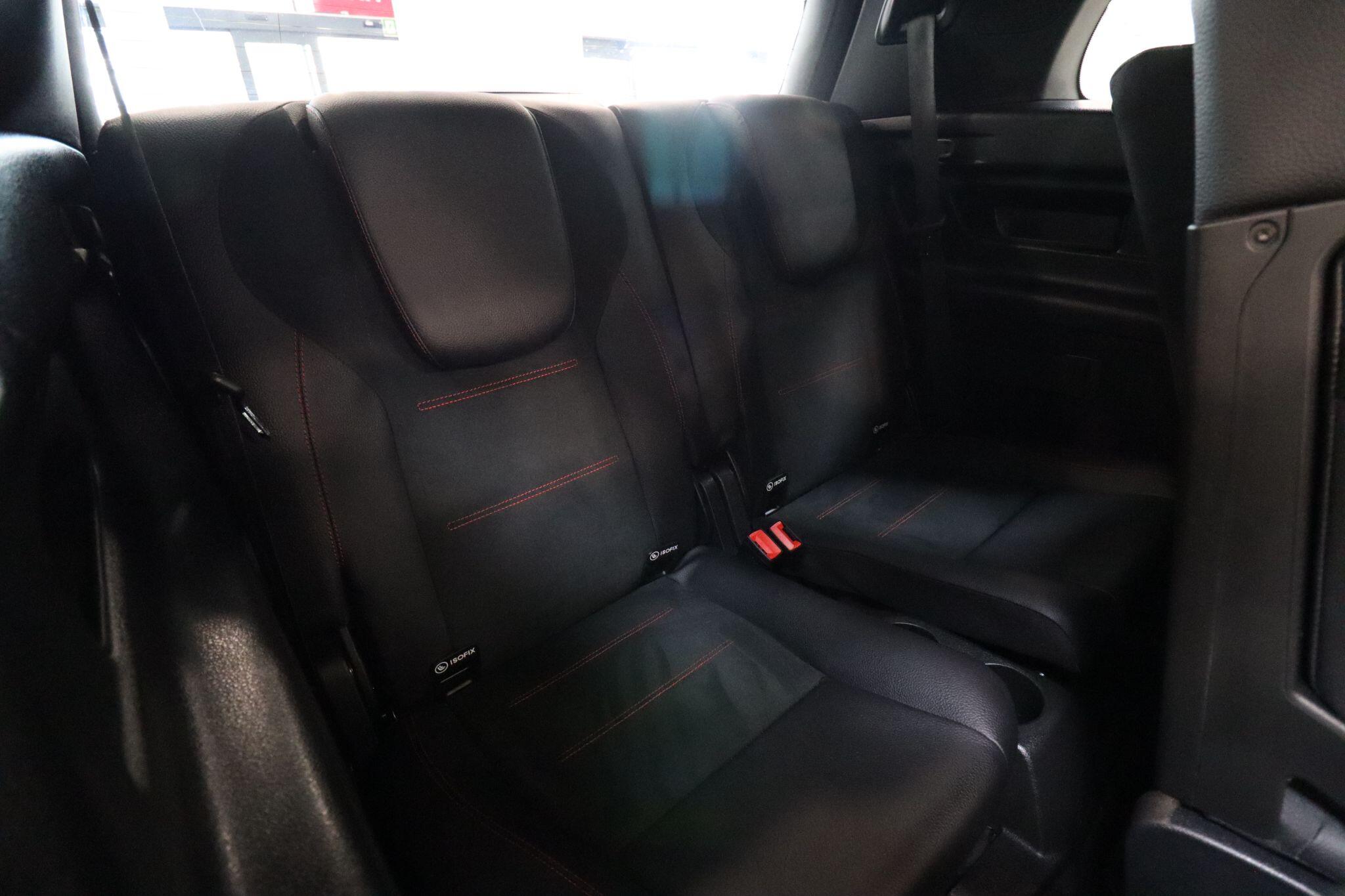 Mercedes-Benz GLB view 15