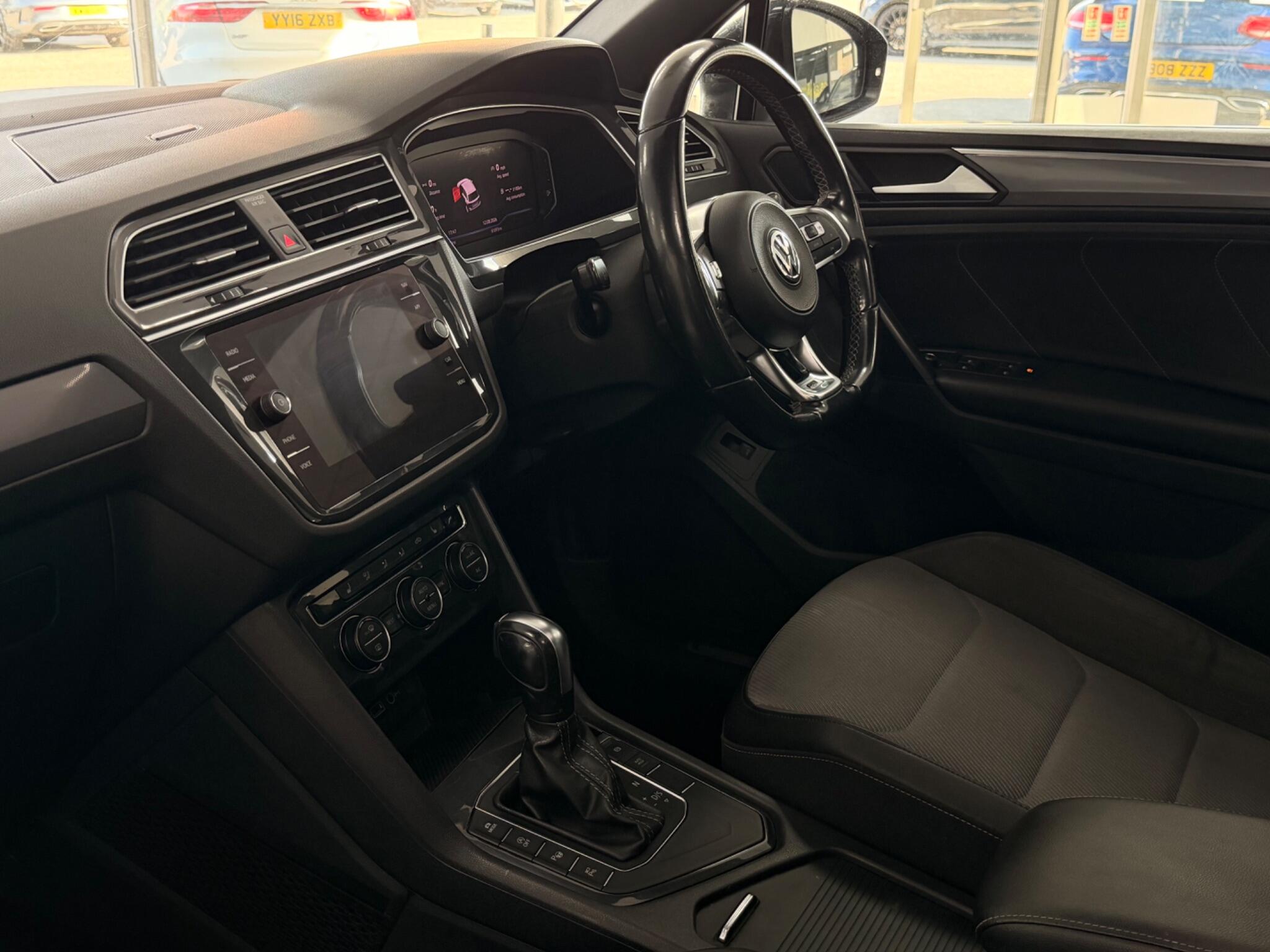 Volkswagen Tiguan view 42