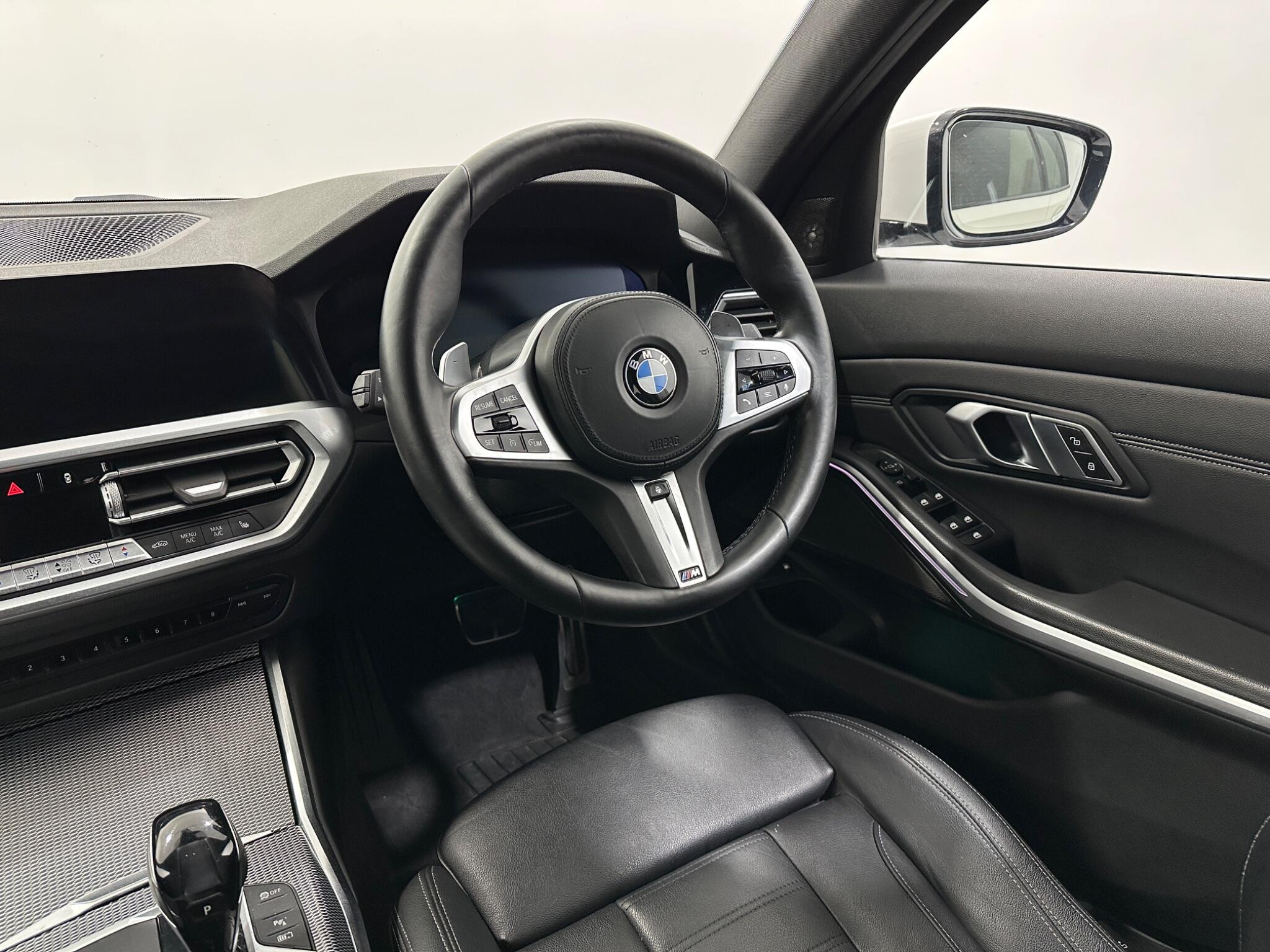 BMW 3 Series view 12