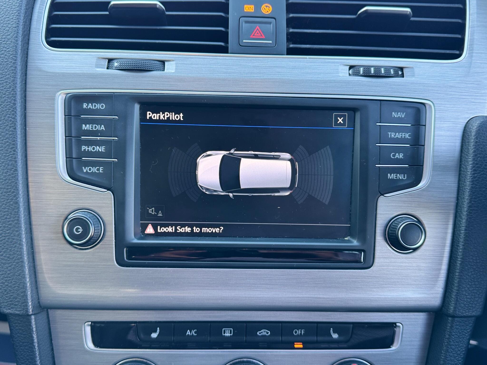 Volkswagen Golf view 24