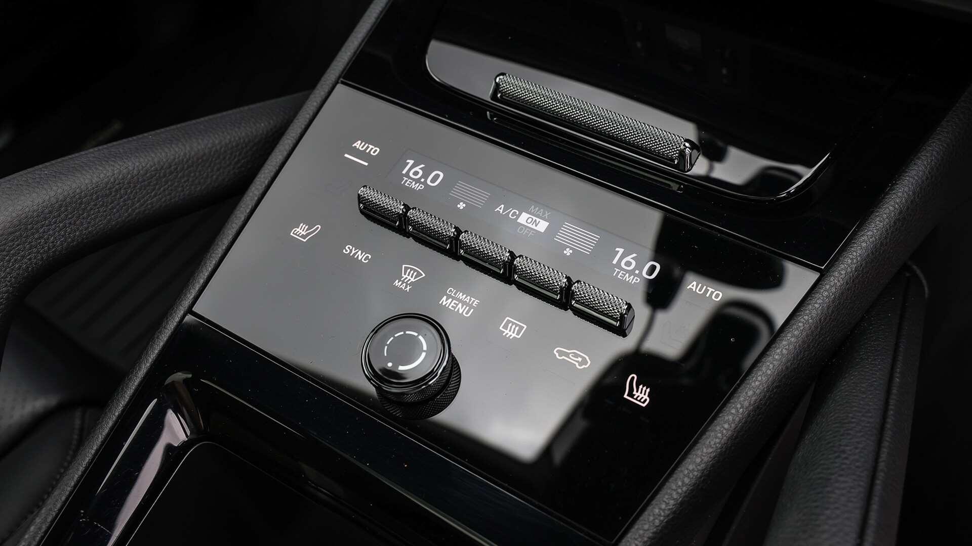 Porsche Cayenne view 19