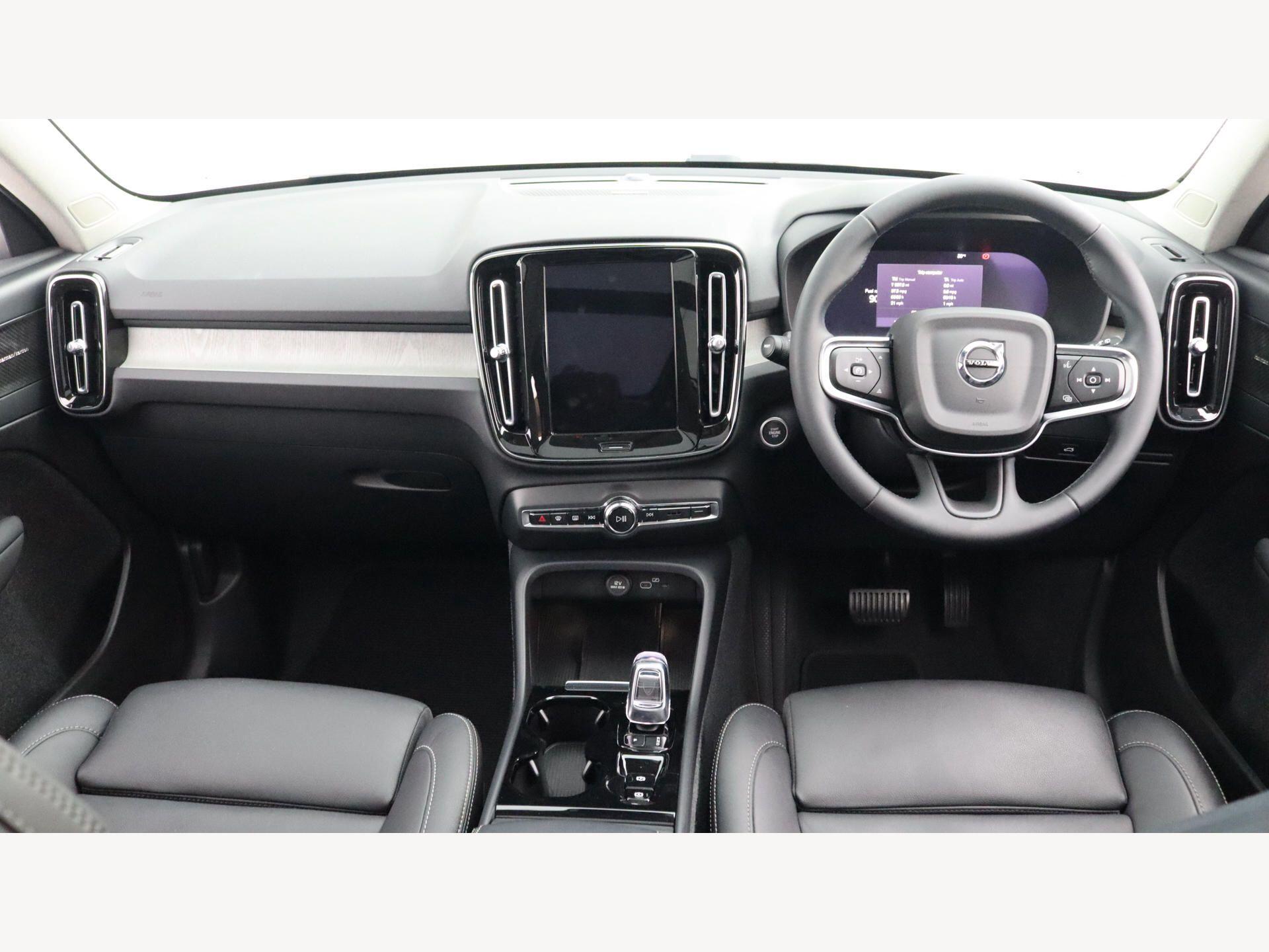 Volvo XC40 view 6