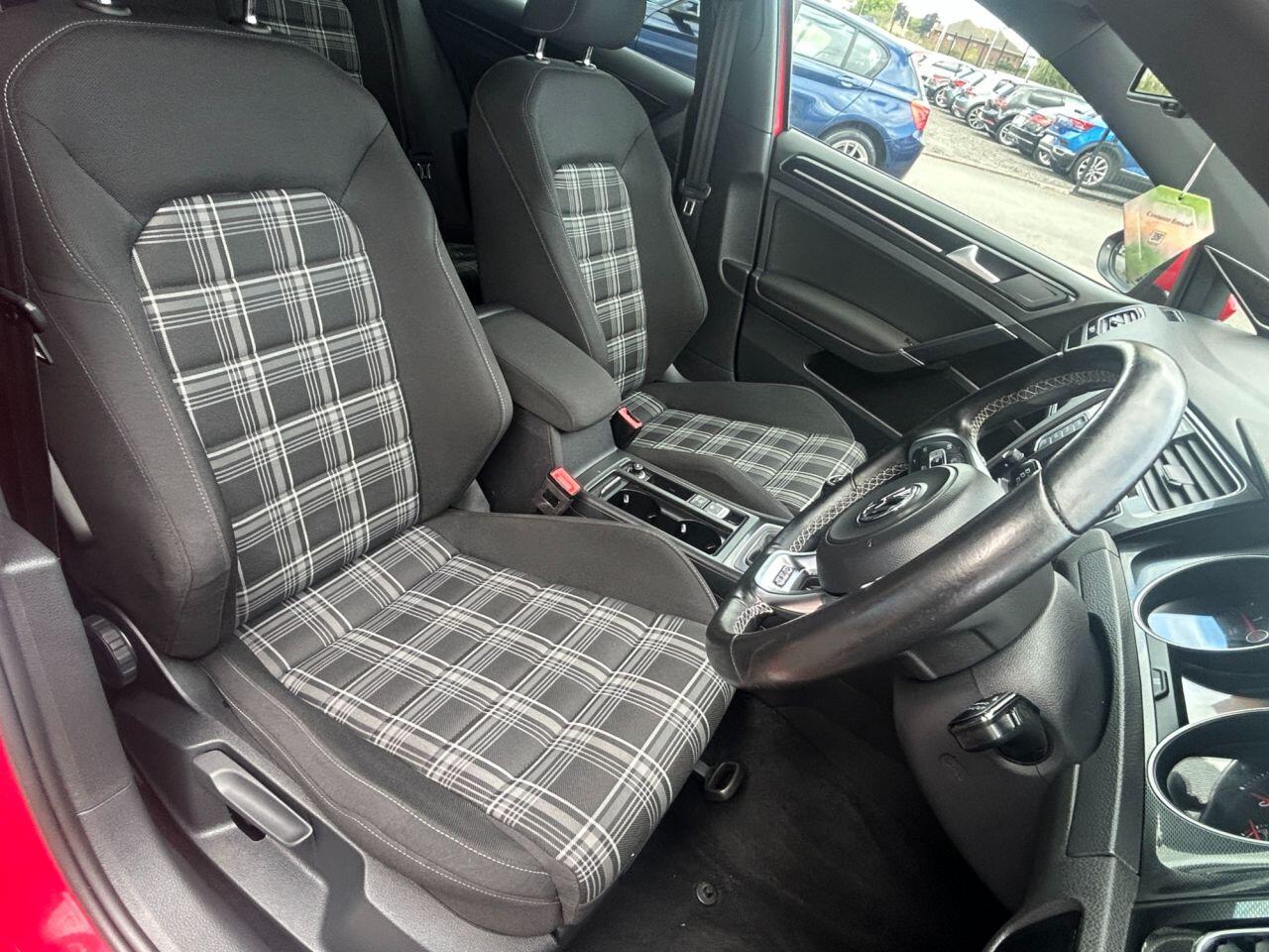 Volkswagen Golf view 11