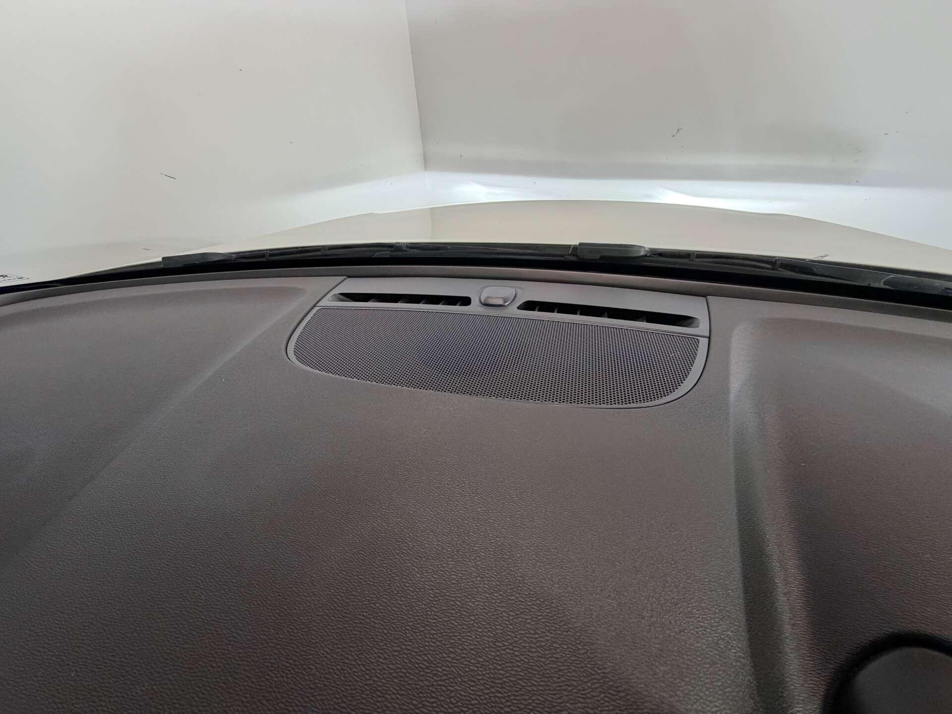 Volvo XC40 view 37