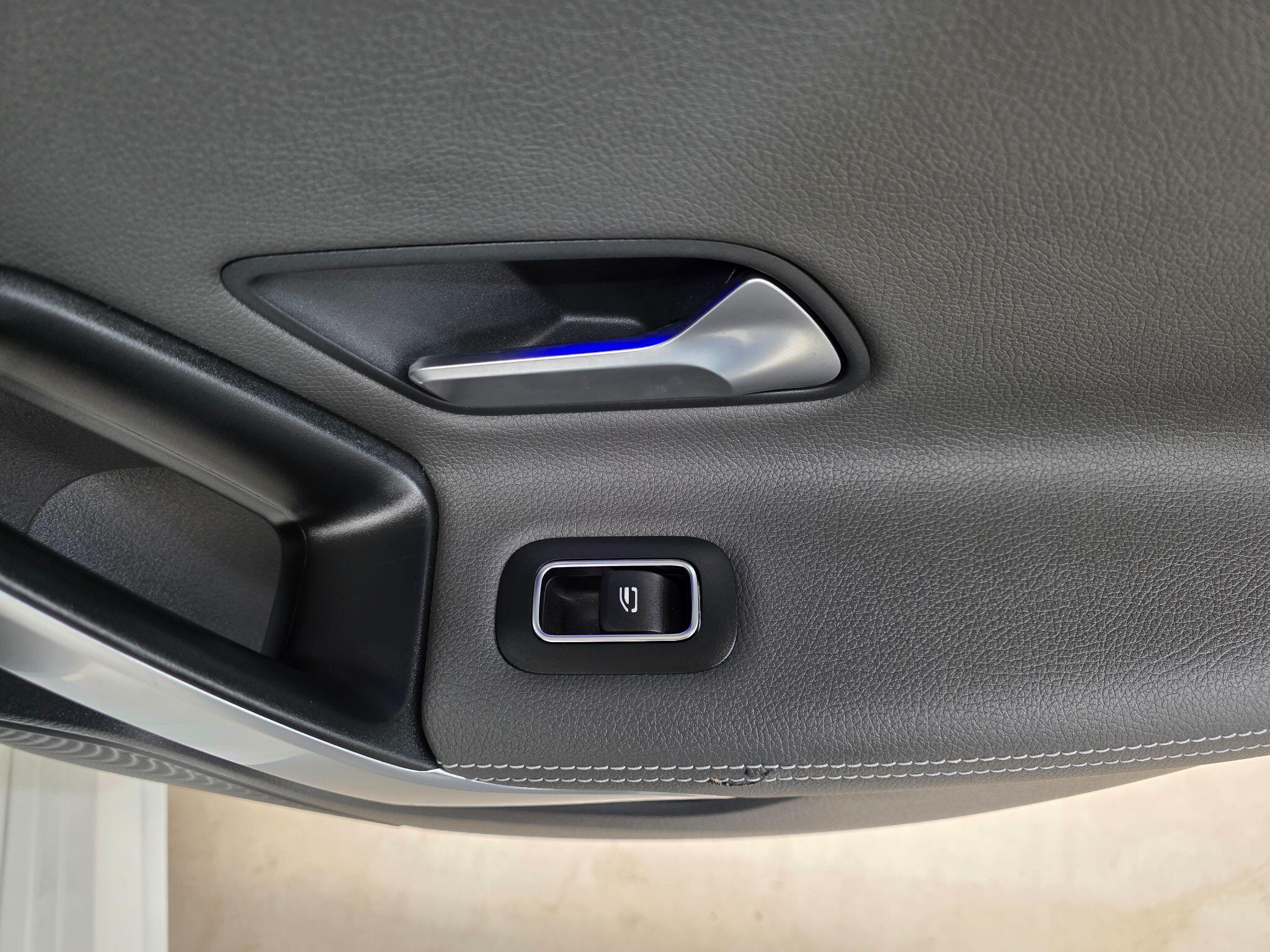 Mercedes-Benz Cla view 23