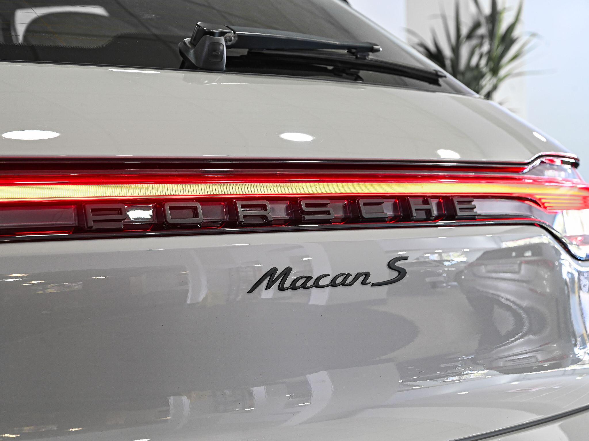 Porsche Macan view 24