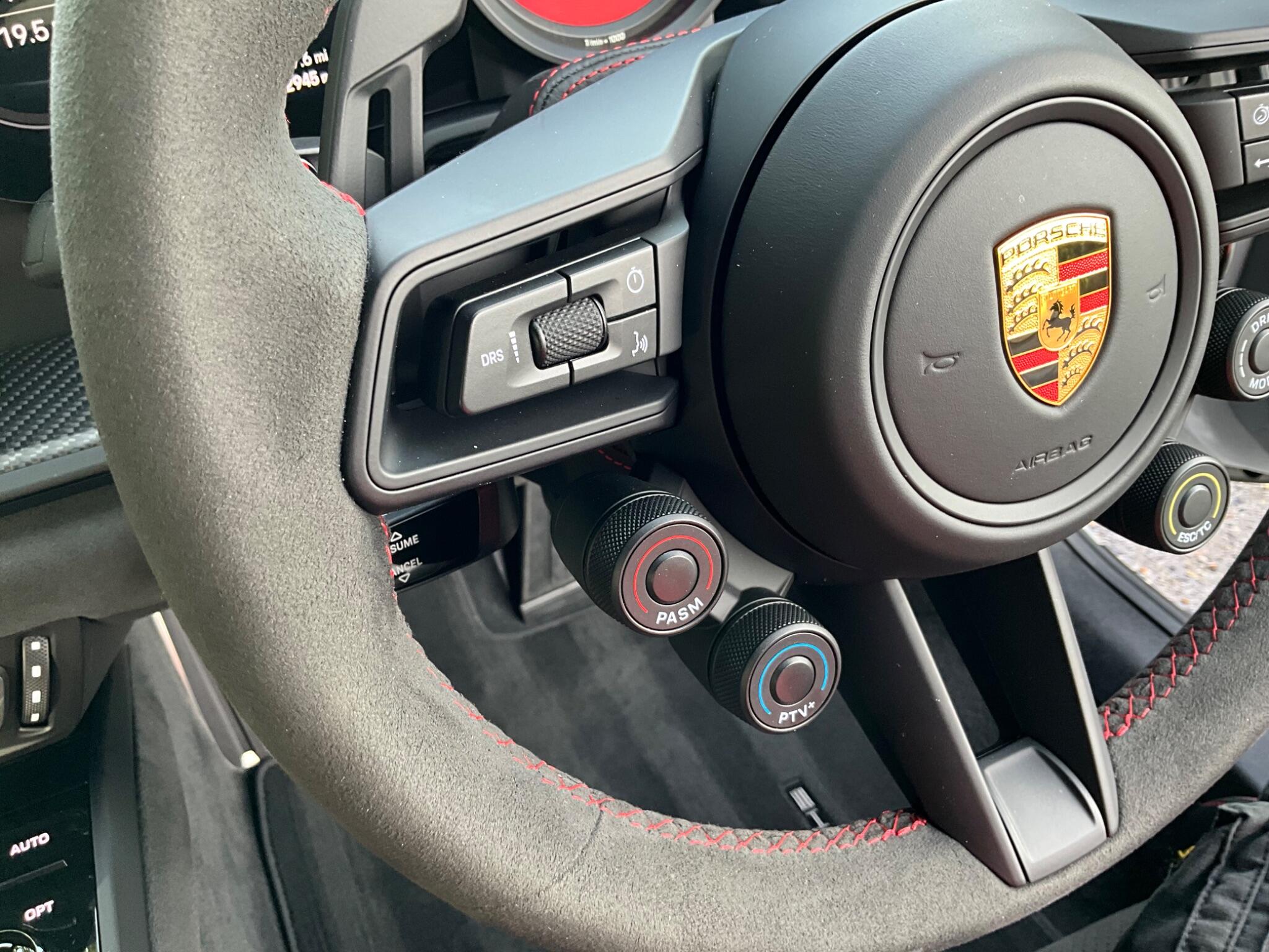 Porsche 911 view 22