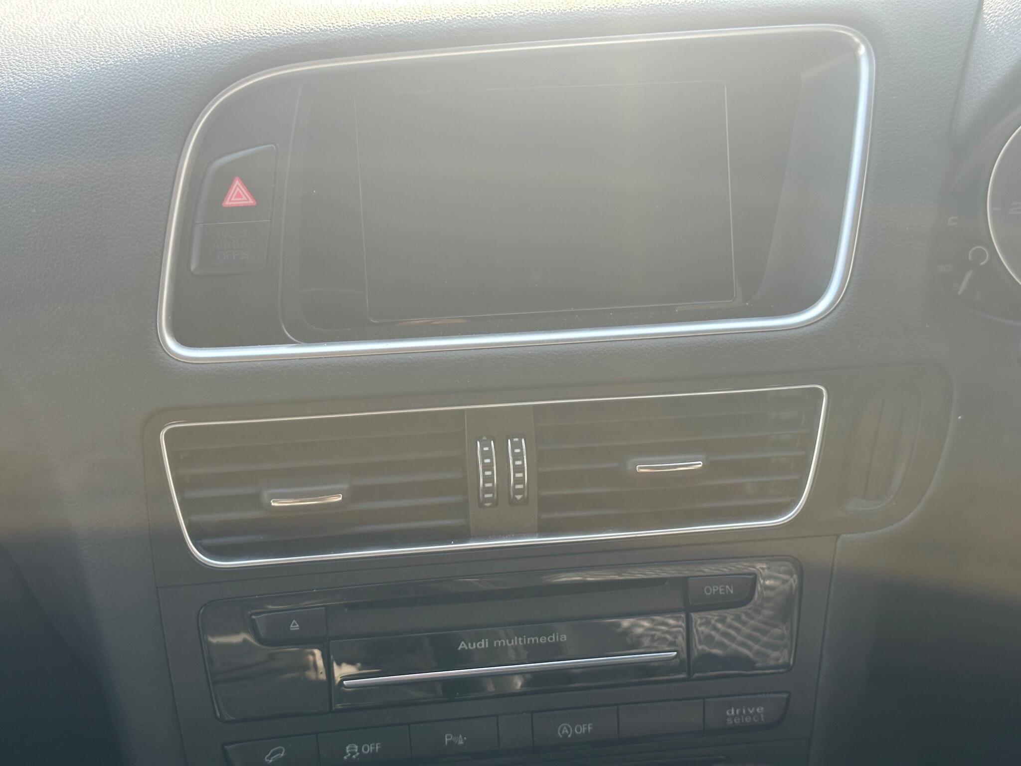 Audi SQ5 view 30