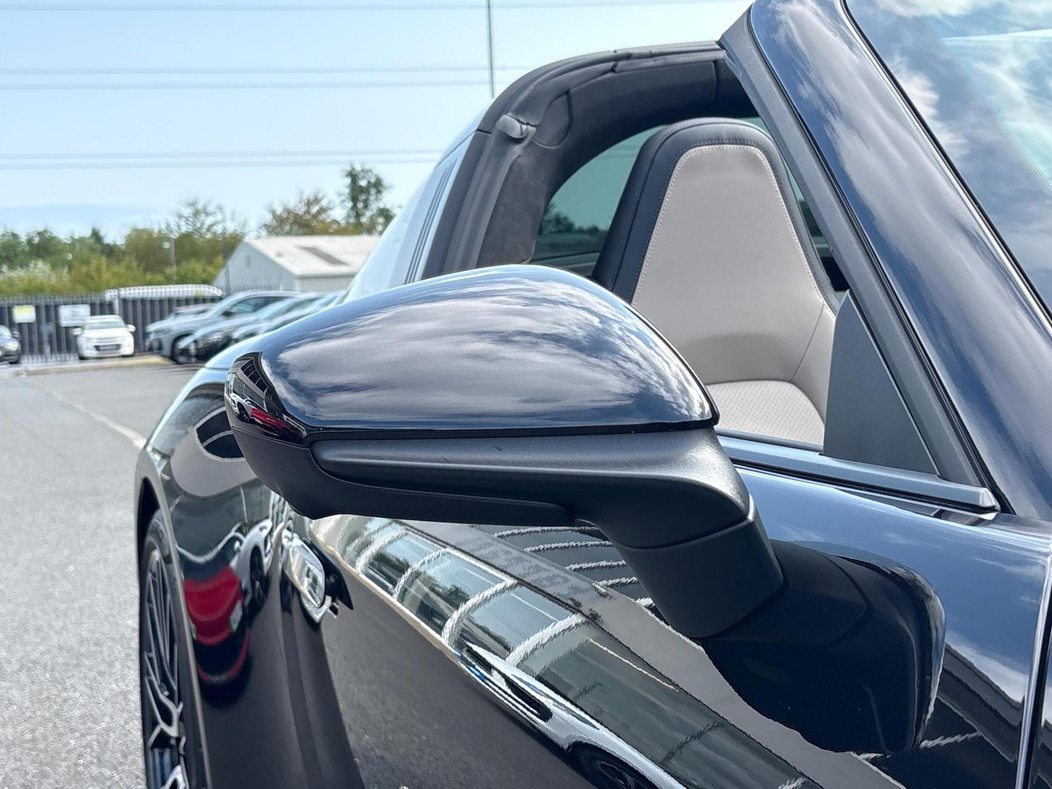 Porsche 911 view 30