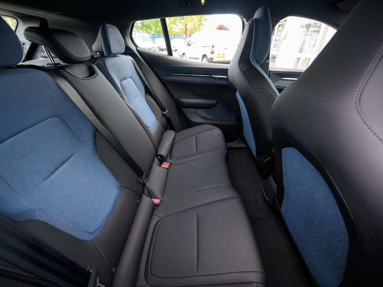 Volvo EX30 view 13