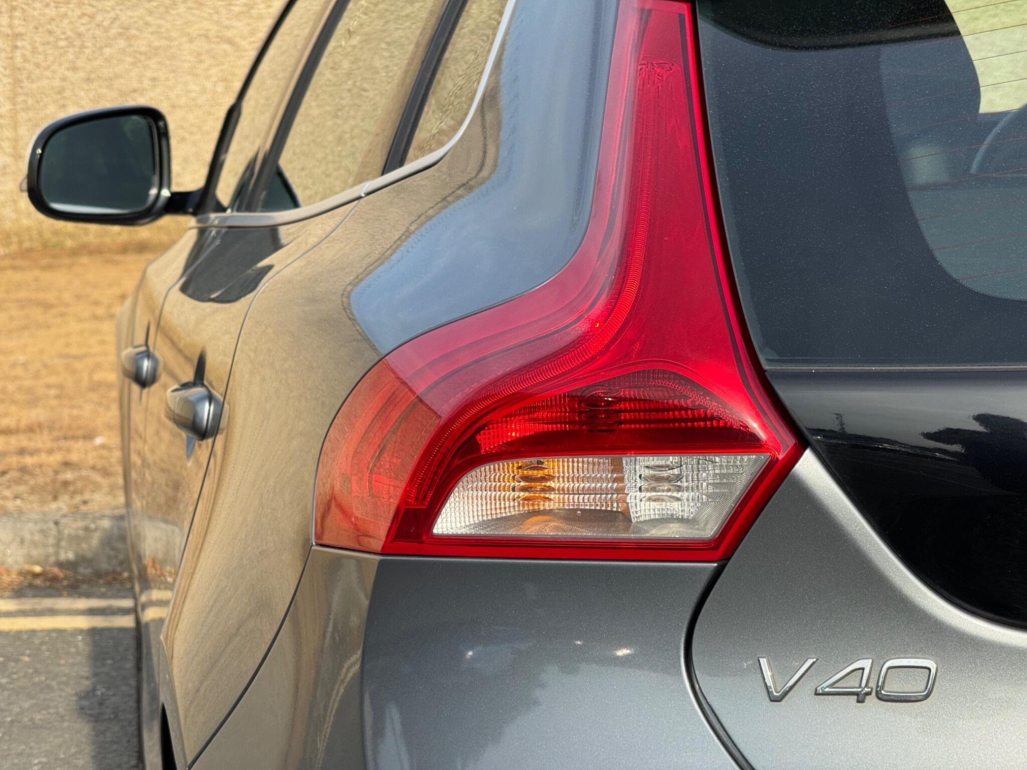 Volvo V40 view 37