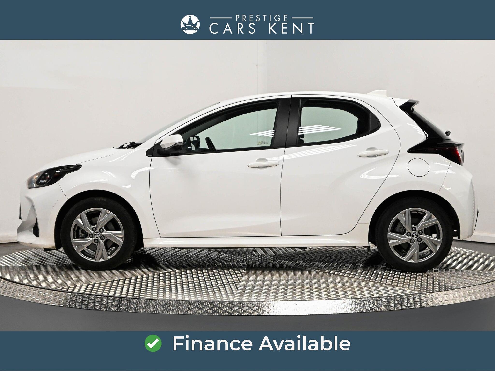 Toyota Yaris view 4