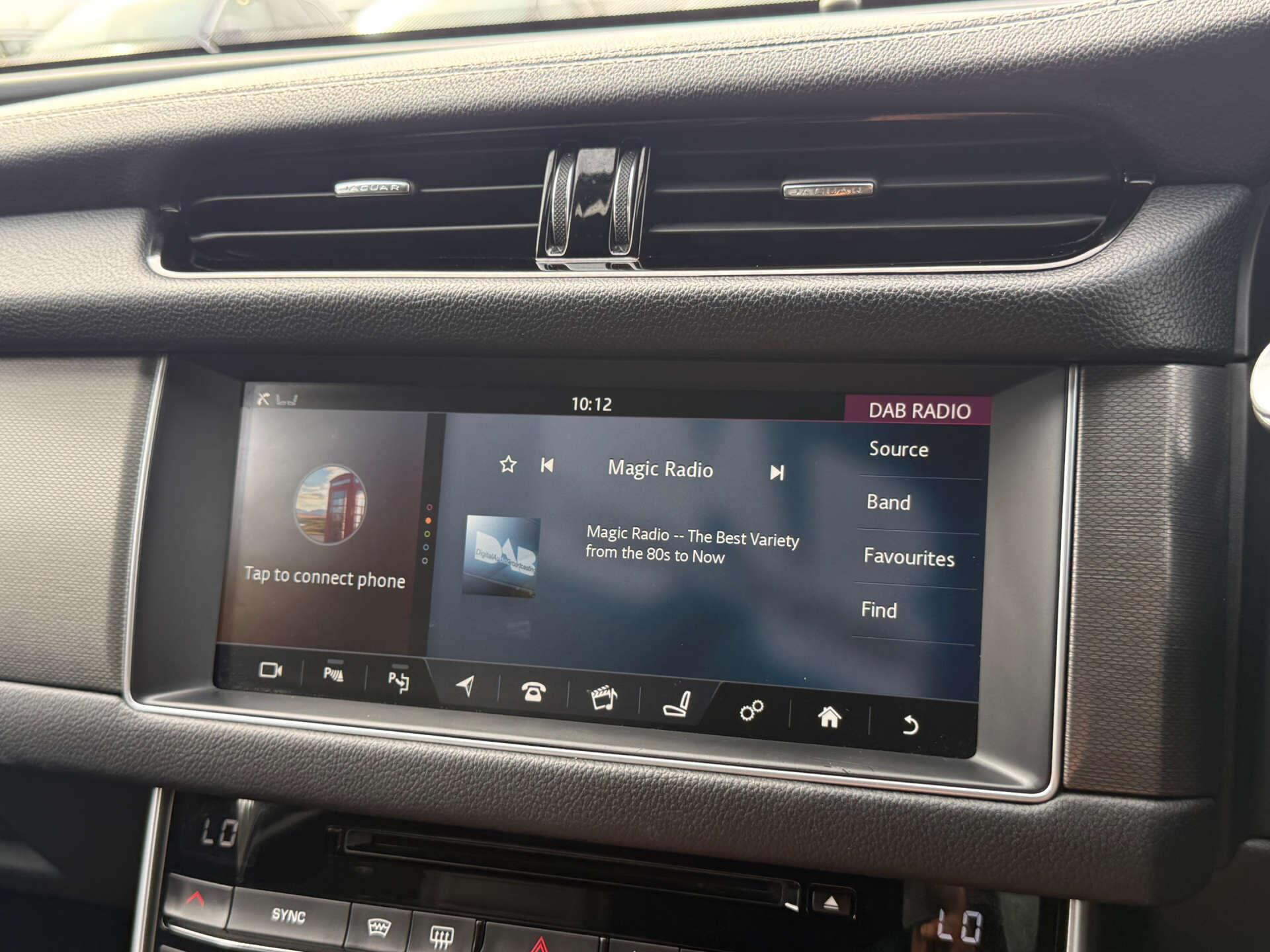 Jaguar XF view 52