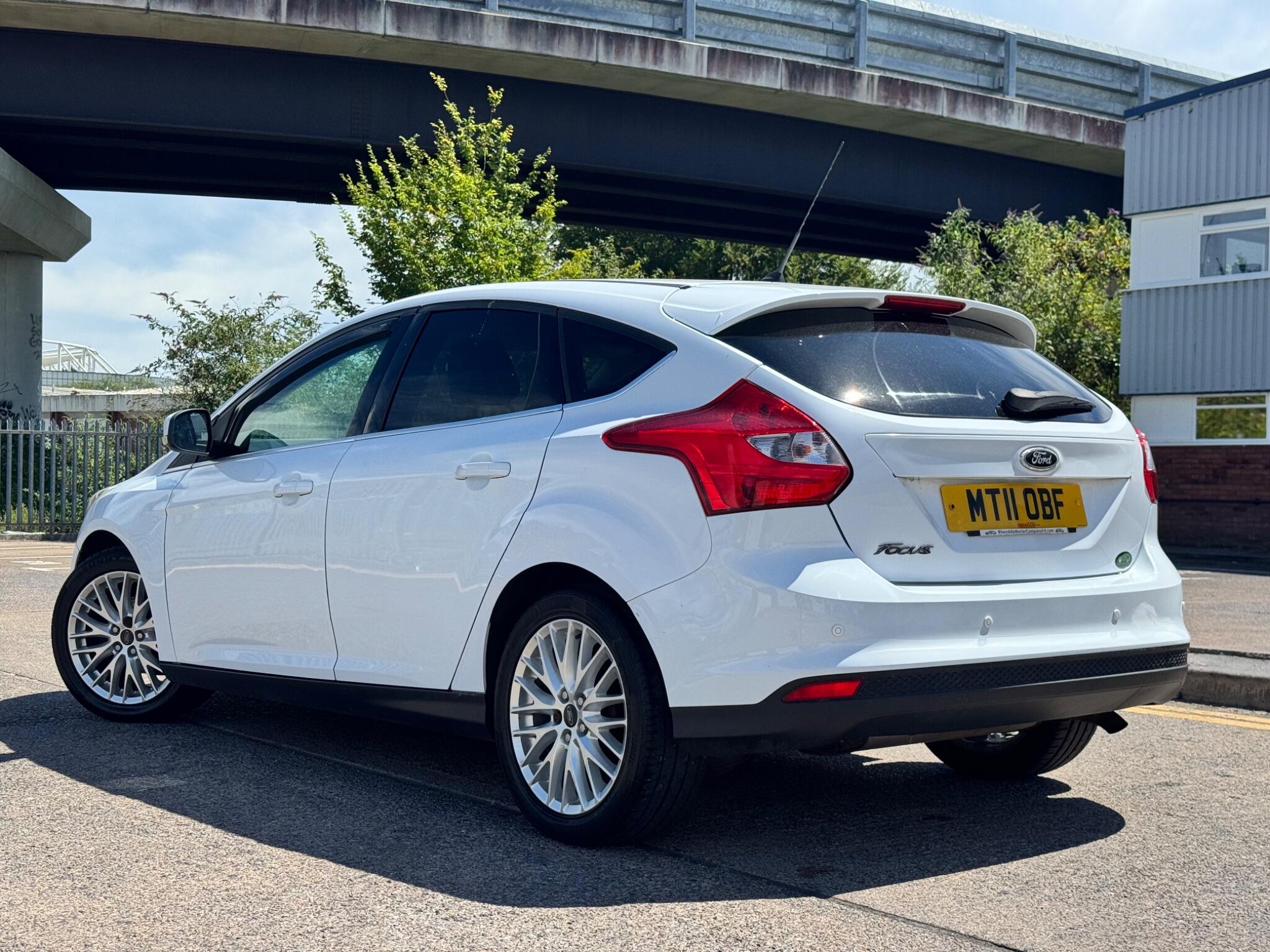 Ford Focus view 8