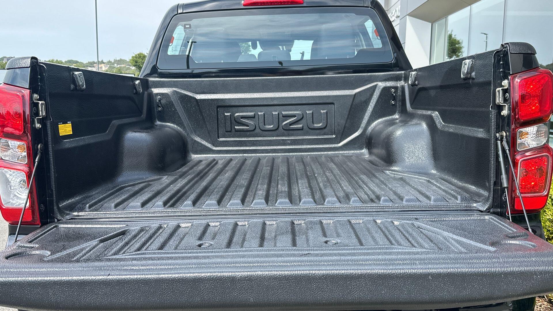 Isuzu D-Max view 22