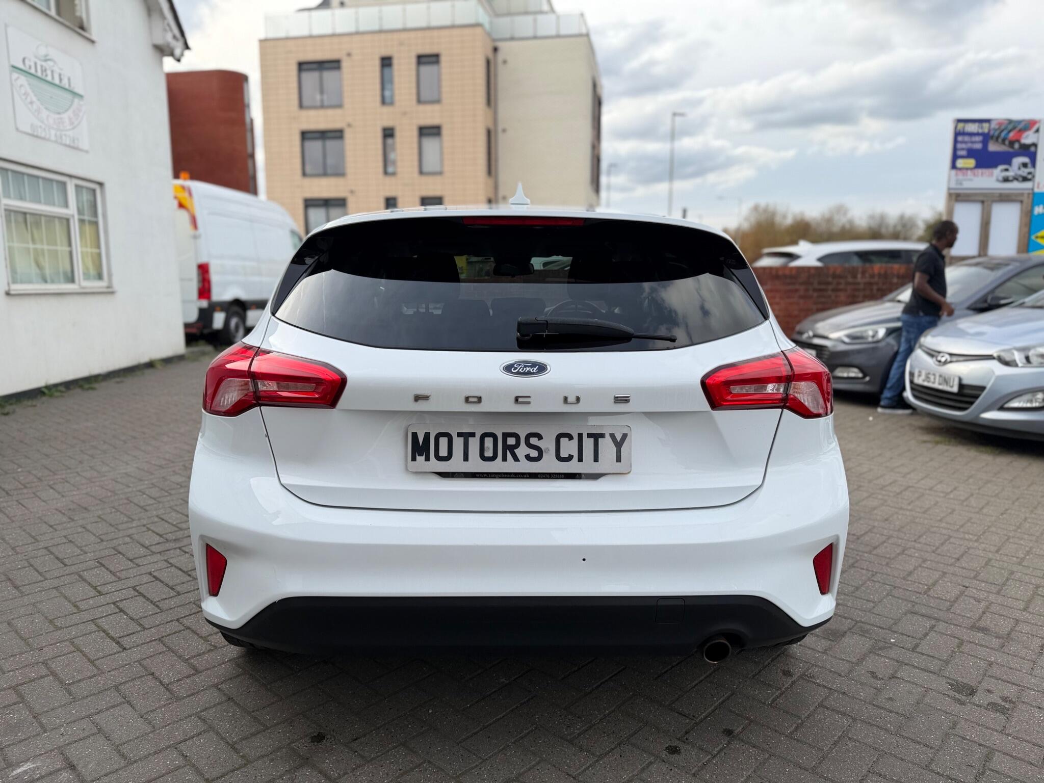 Ford Focus view 9