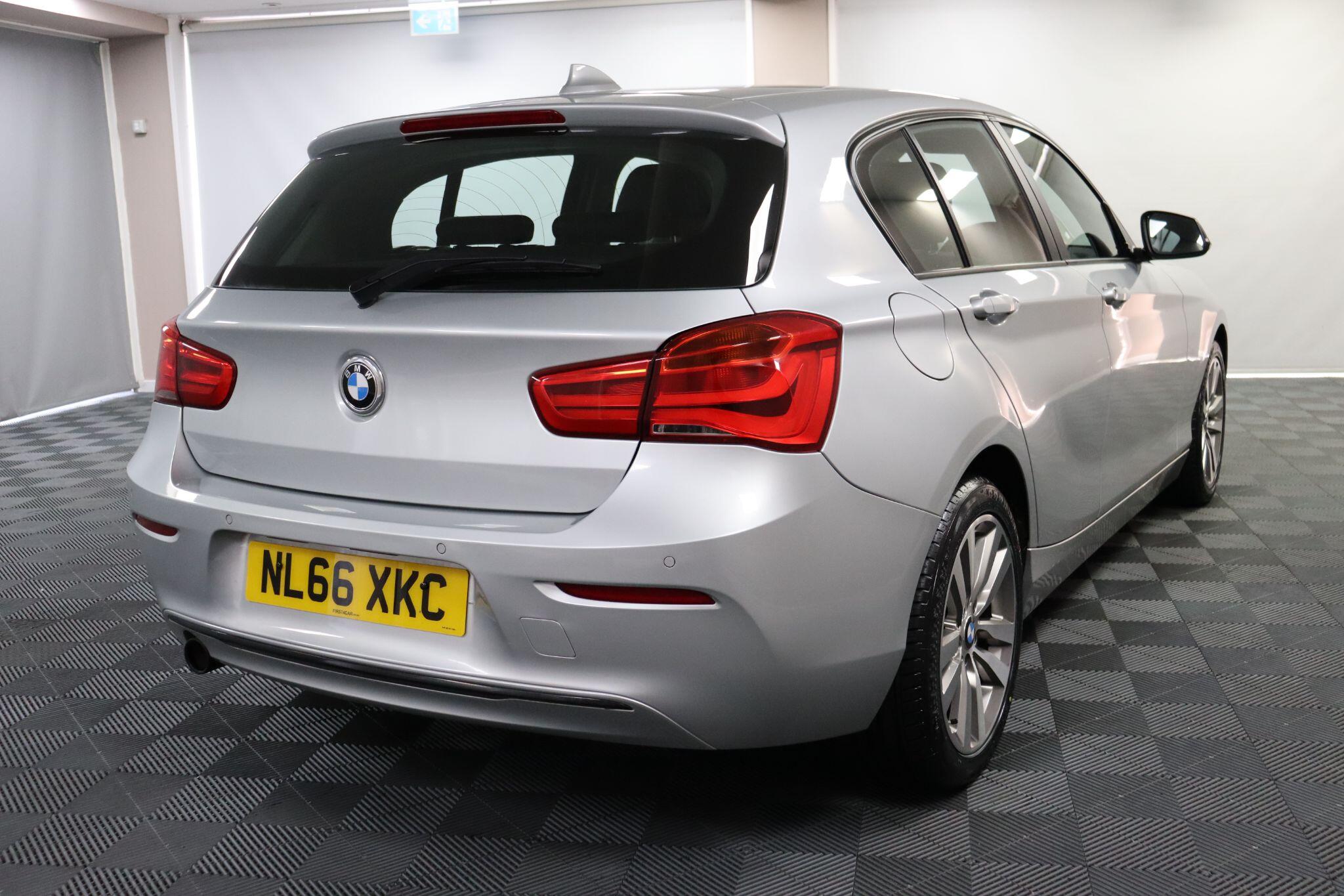 BMW 1 Series view 11