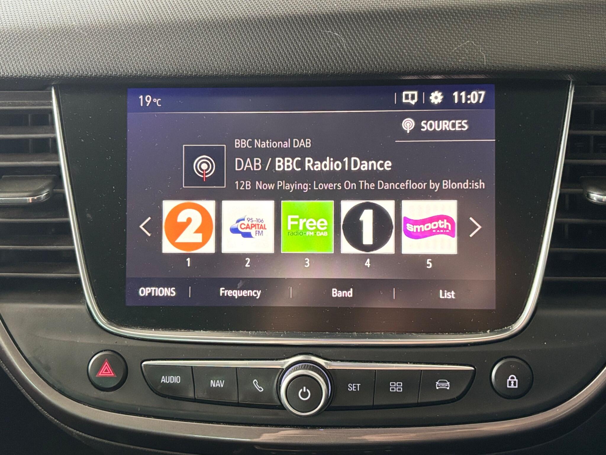 Vauxhall Crossland X view 14