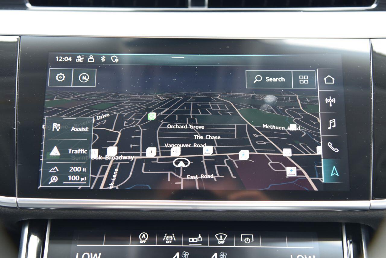 Audi A8 view 44